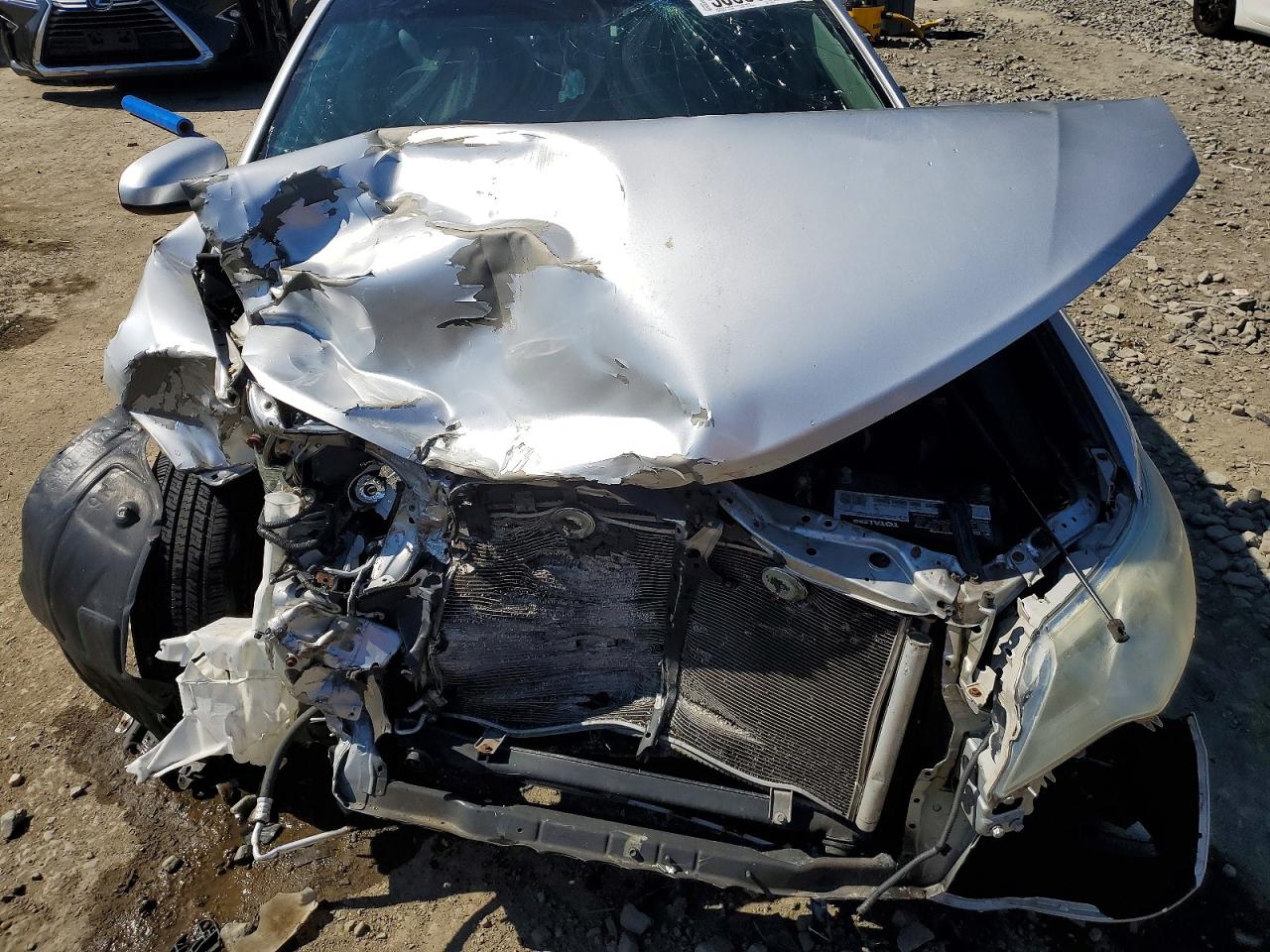 2012 TOYOTA CAMRY LE photo 11
