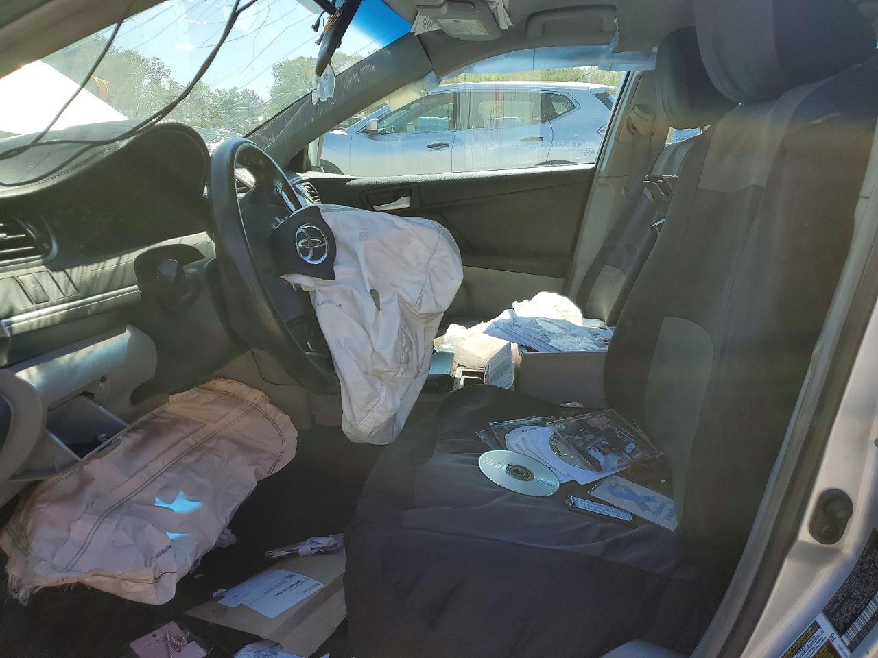 2012 TOYOTA CAMRY LE photo 7