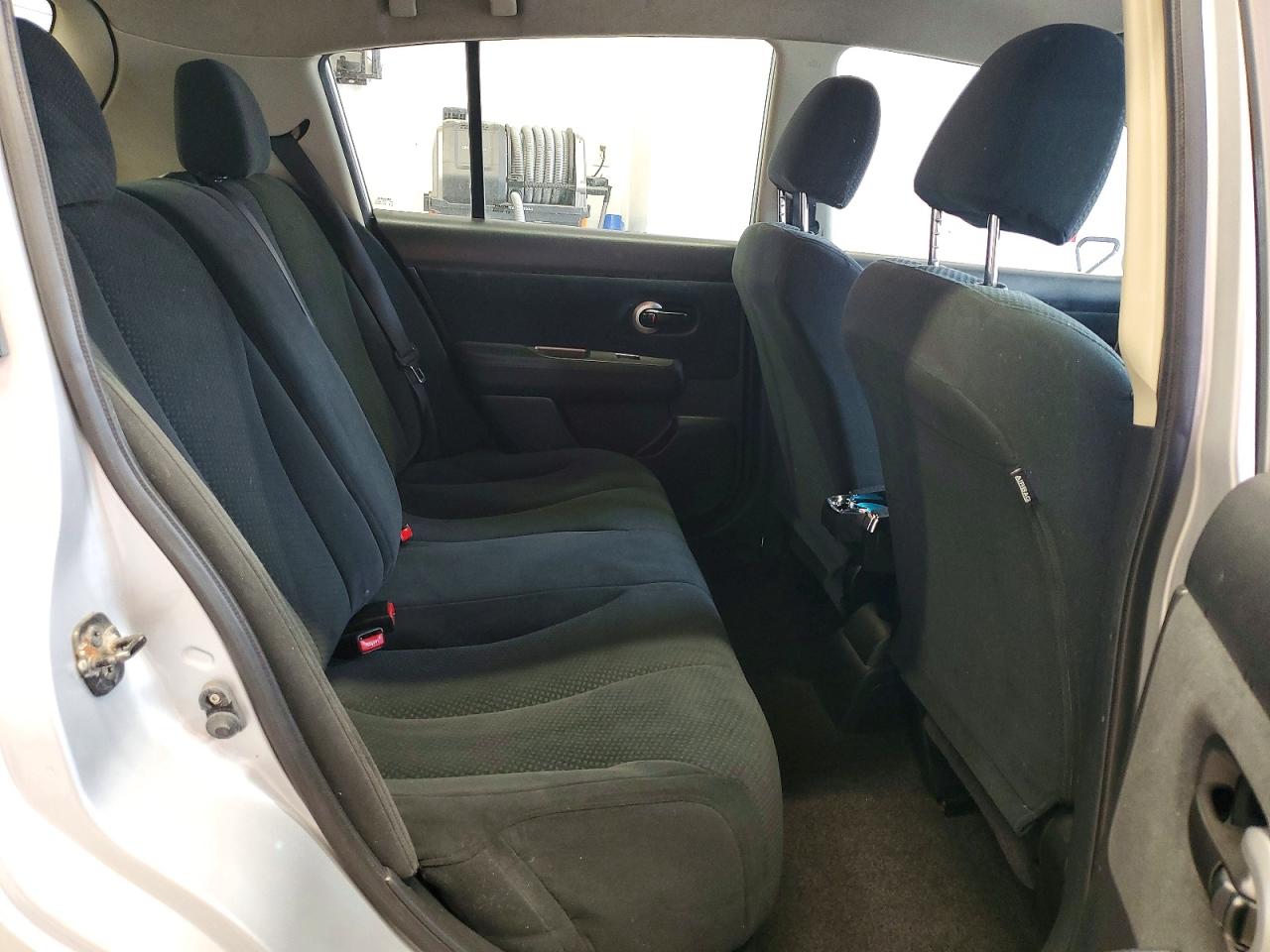 2011 NISSAN VERSA 1.8 S photo 28
