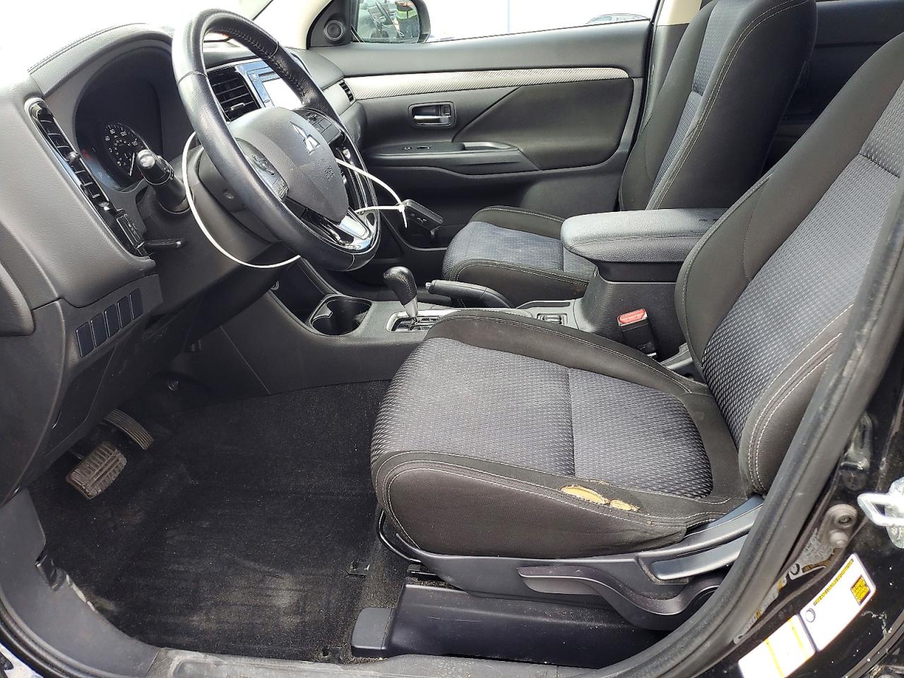 2016 MITSUBISHI OUTLANDER photo 13