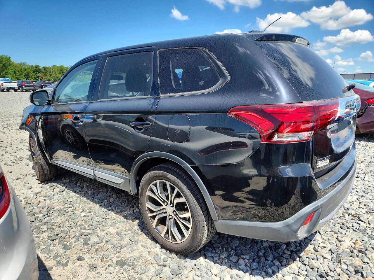 2016 MITSUBISHI OUTLANDER photo 3