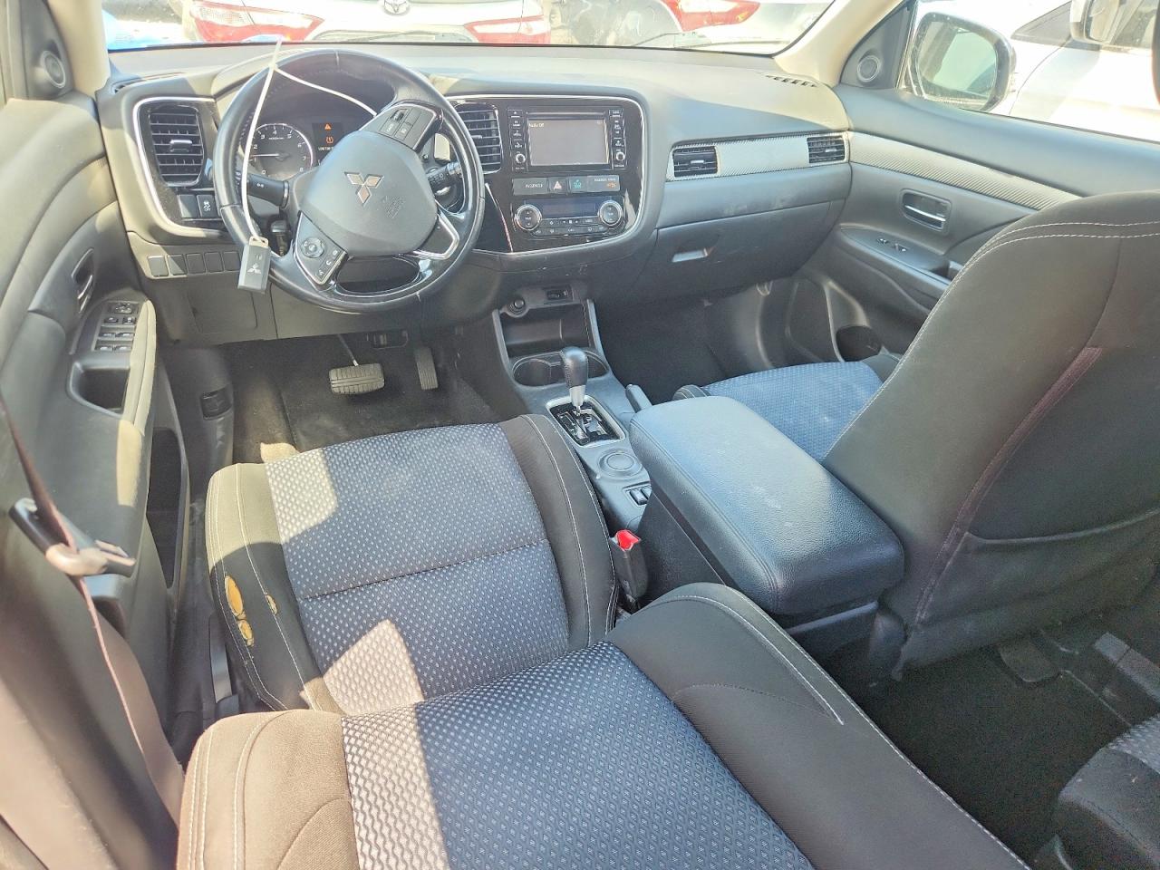 2016 MITSUBISHI OUTLANDER photo 15