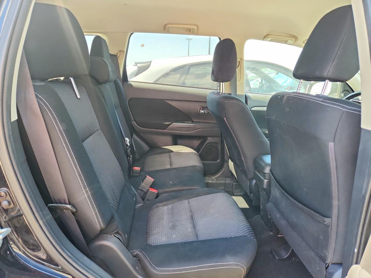 2016 MITSUBISHI OUTLANDER photo 21
