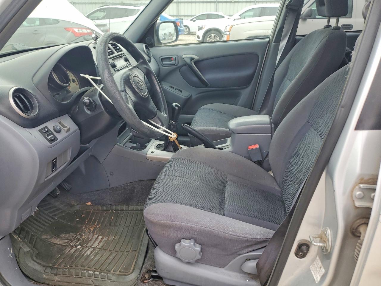 2001 TOYOTA RAV4 BASE photo 19