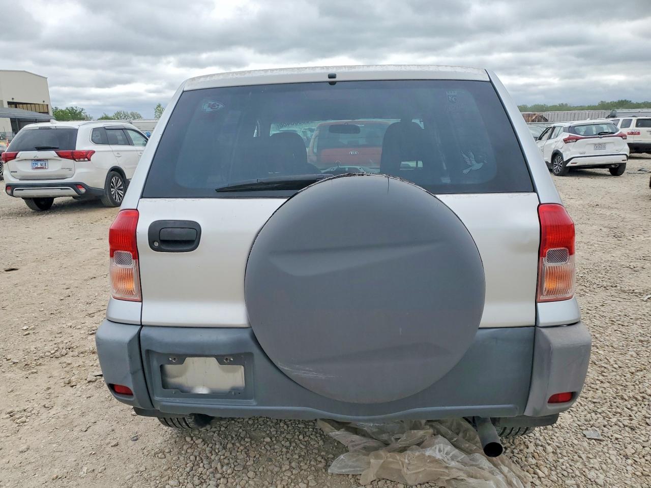 2001 TOYOTA RAV4 BASE photo 16