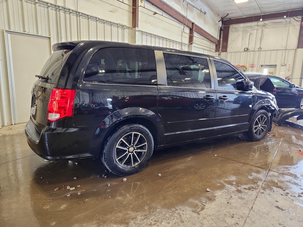 2015 DODGE GRAND CARAVAN SE photo 5