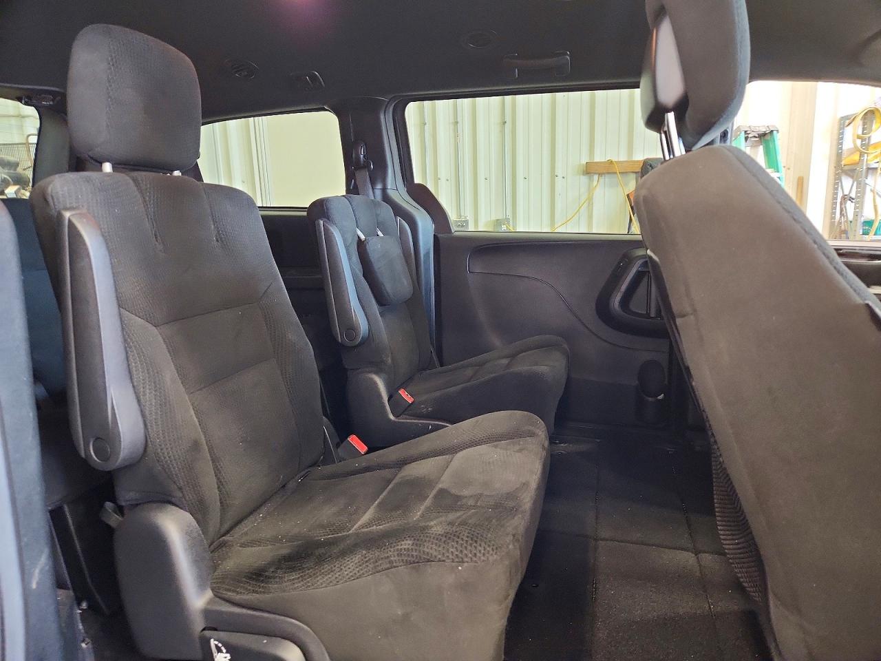2015 DODGE GRAND CARAVAN SE photo 21