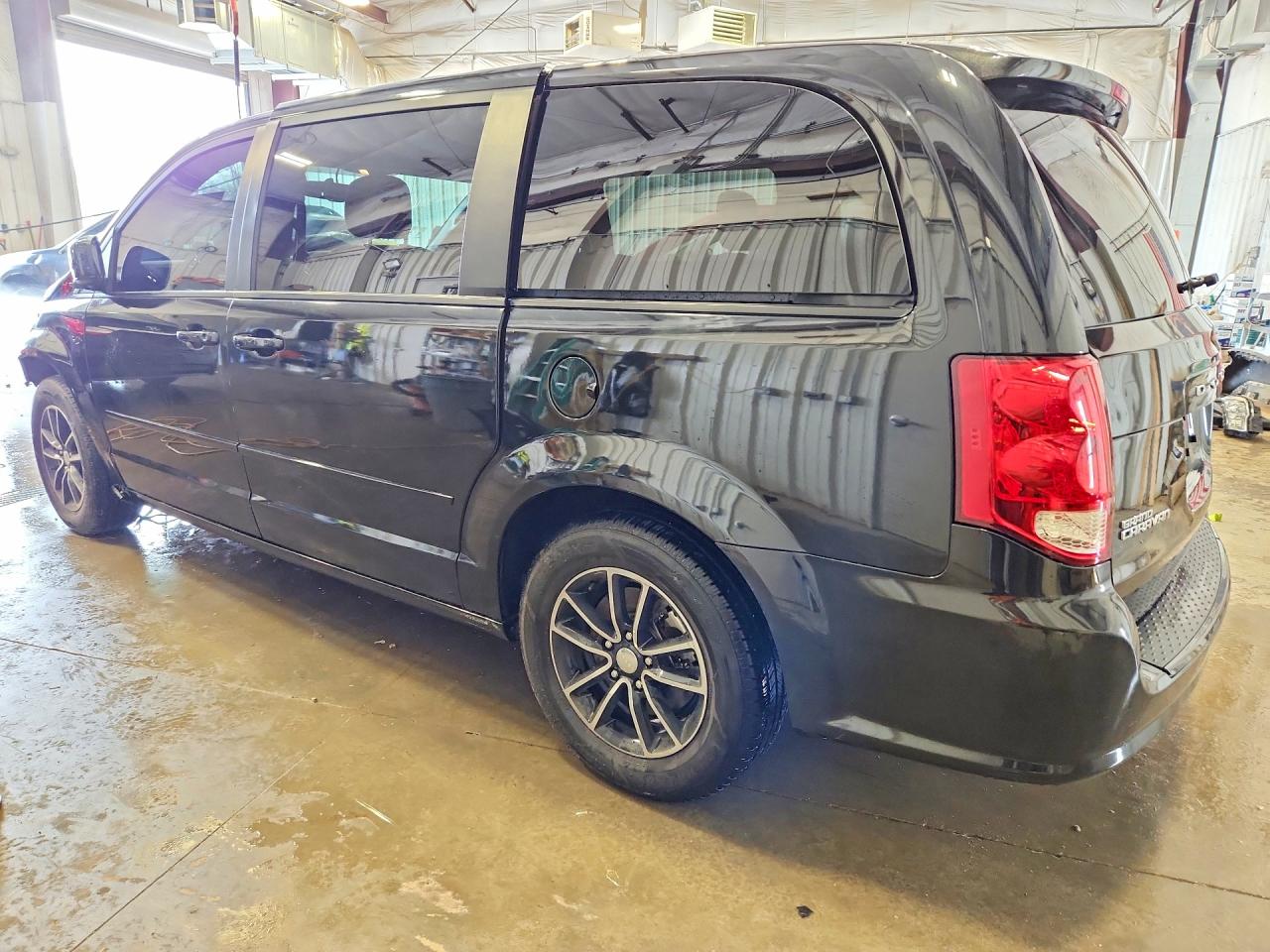 2015 DODGE GRAND CARAVAN SE photo 3