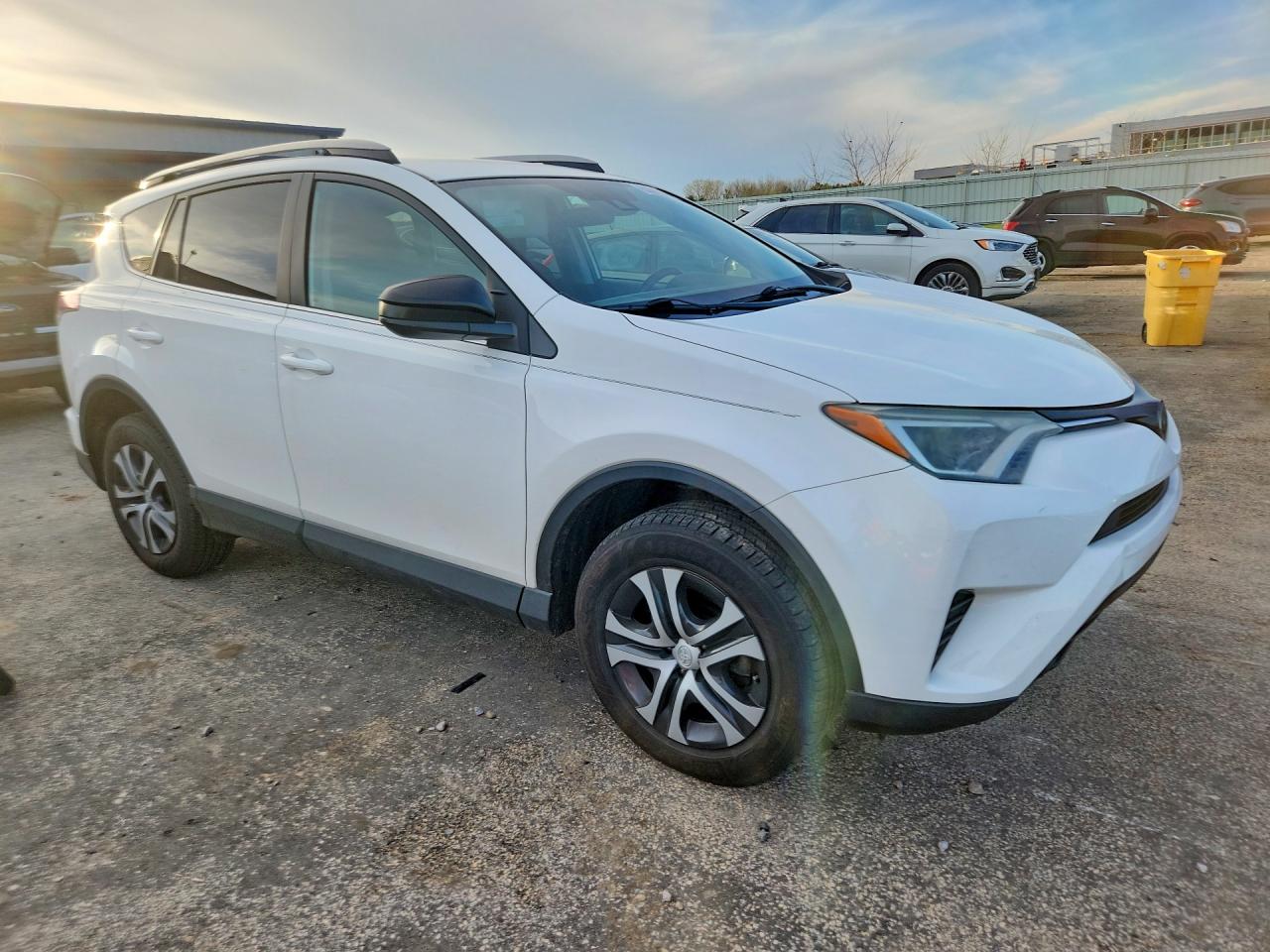 2017 TOYOTA RAV4 LE photo 10