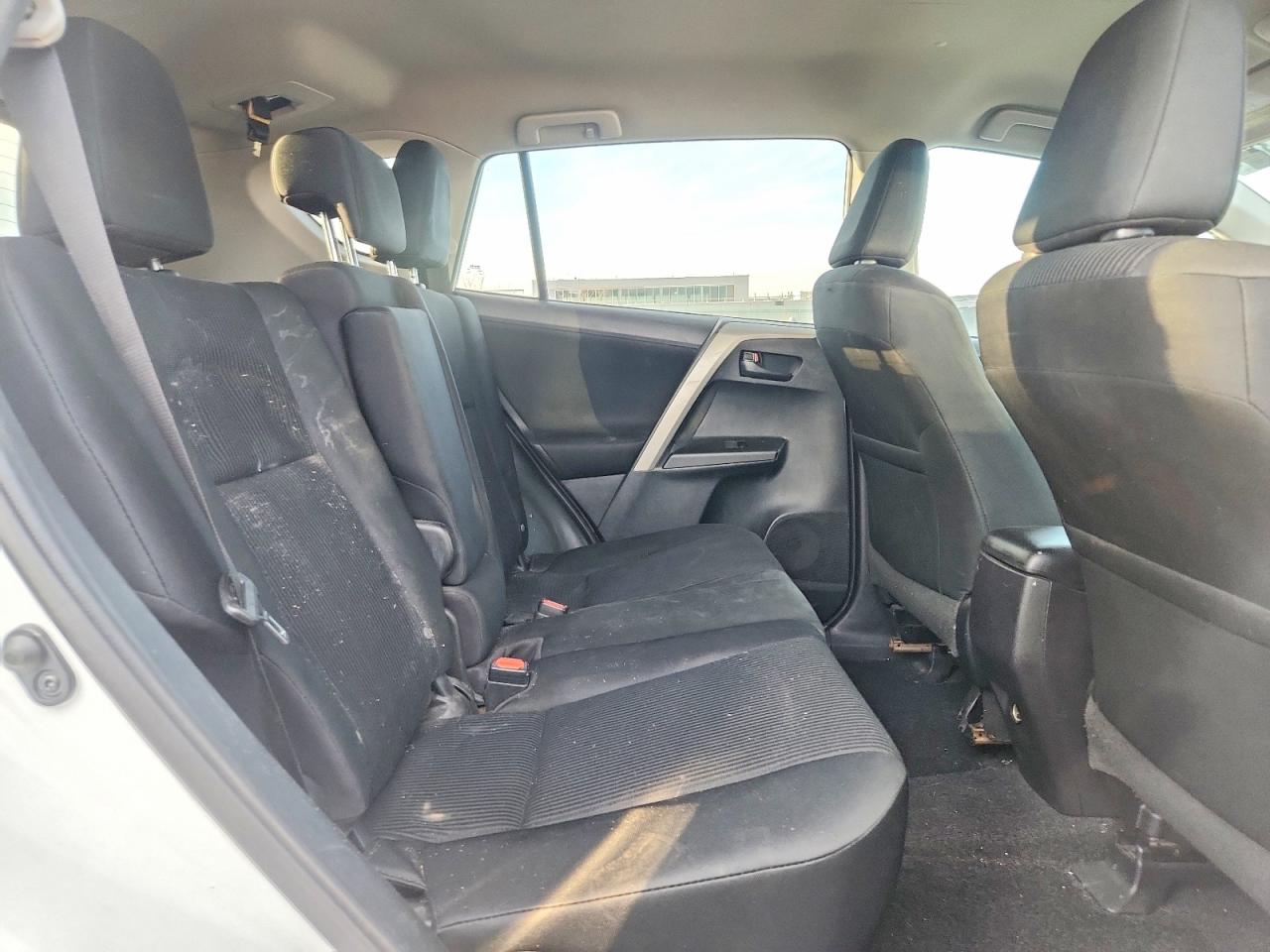 2017 TOYOTA RAV4 LE photo 31