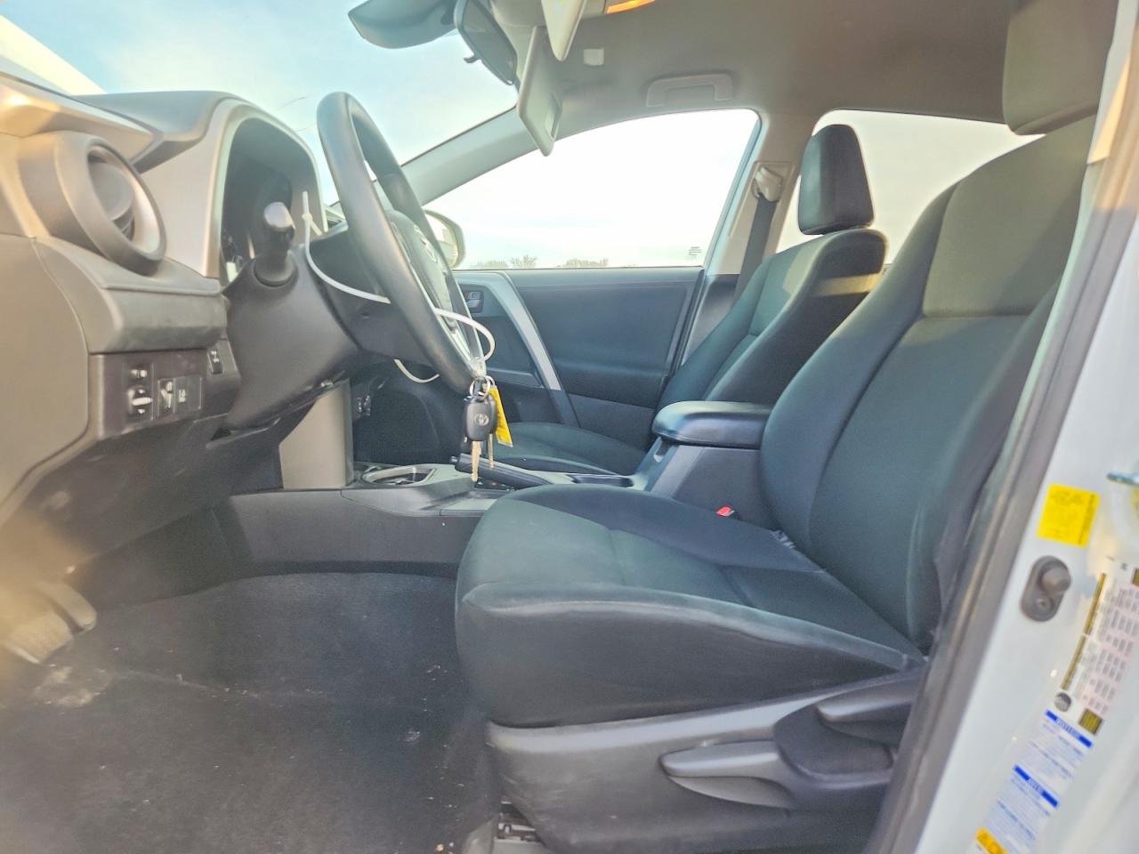 2017 TOYOTA RAV4 LE photo 19