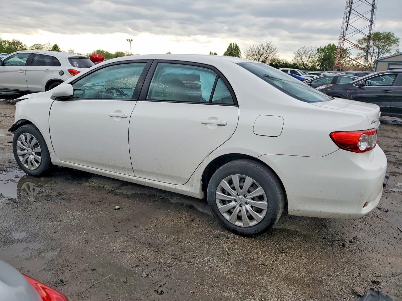 2012 TOYOTA COROLLA LE photo 3