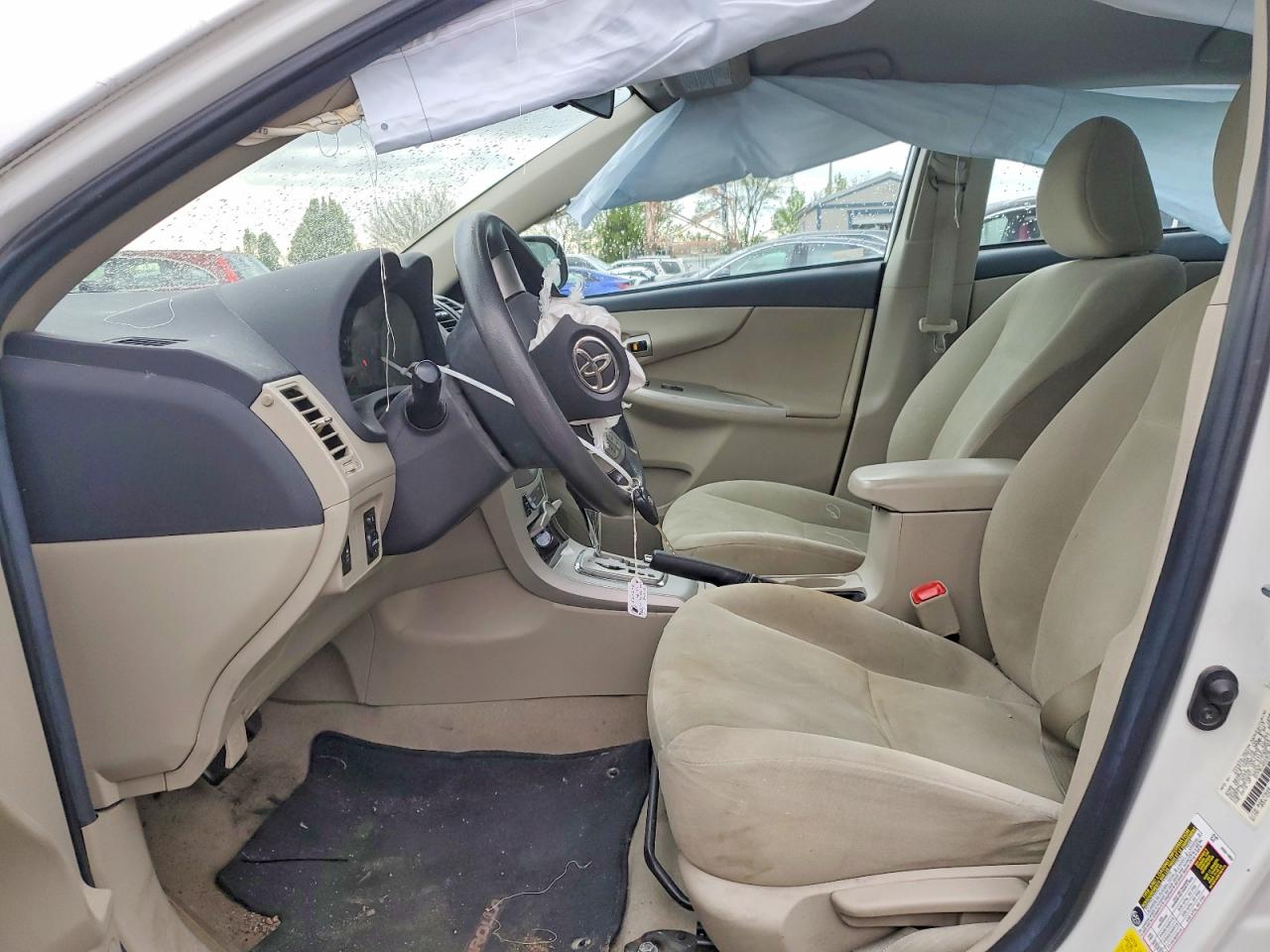 2012 TOYOTA COROLLA LE photo 13