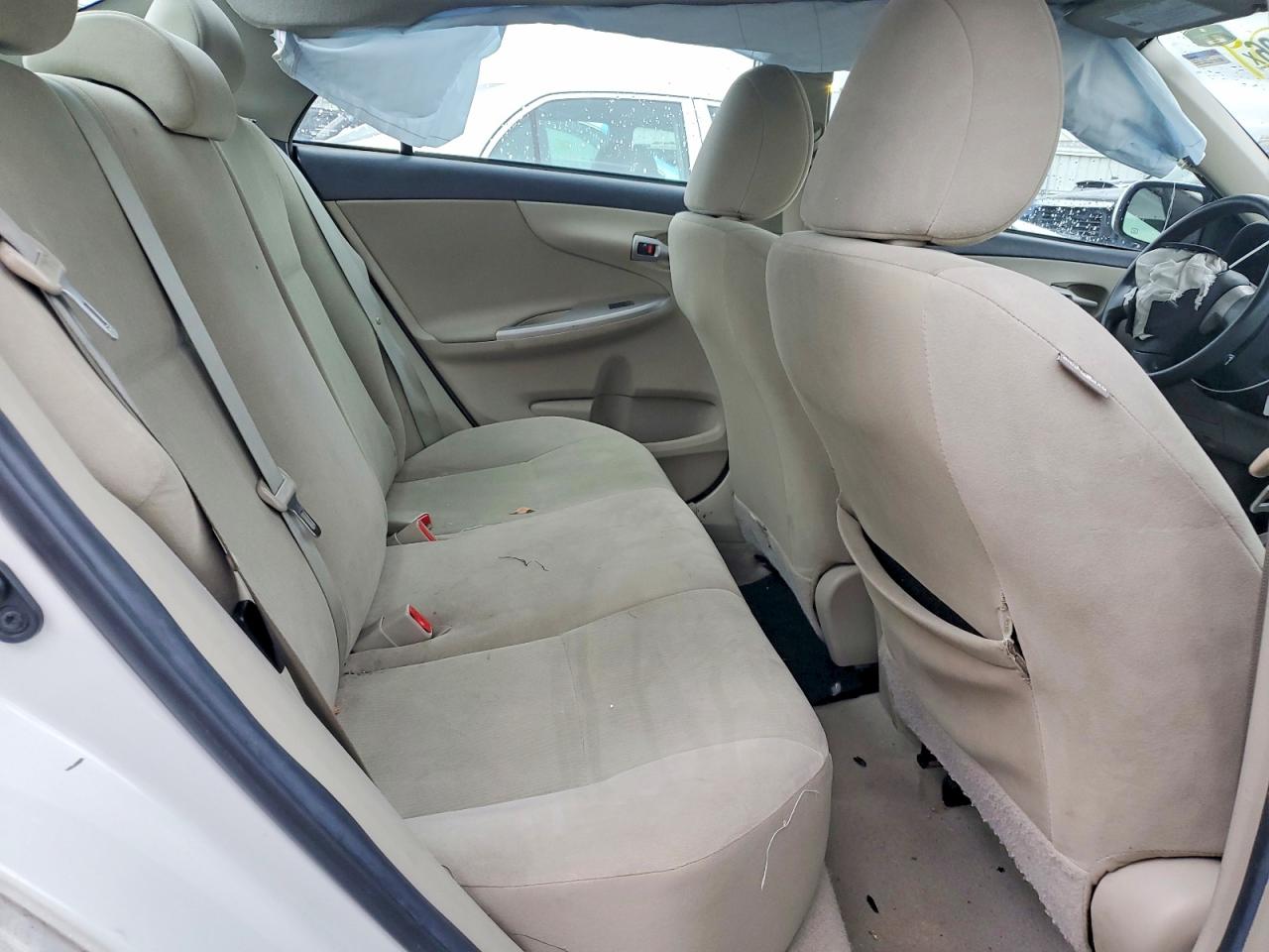 2012 TOYOTA COROLLA LE photo 19