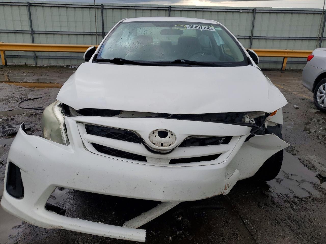 2012 TOYOTA COROLLA LE photo 9