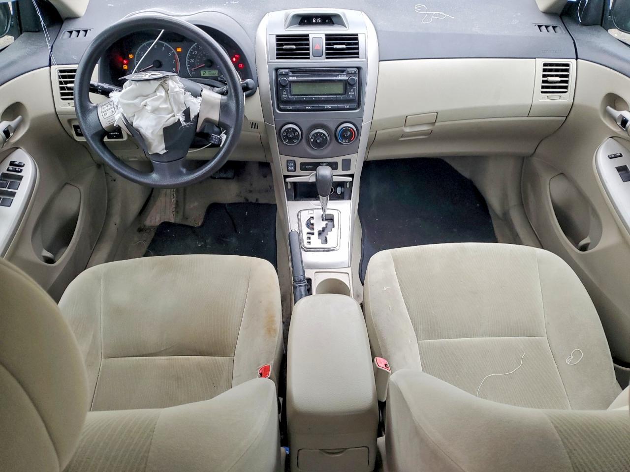 2012 TOYOTA COROLLA LE photo 15