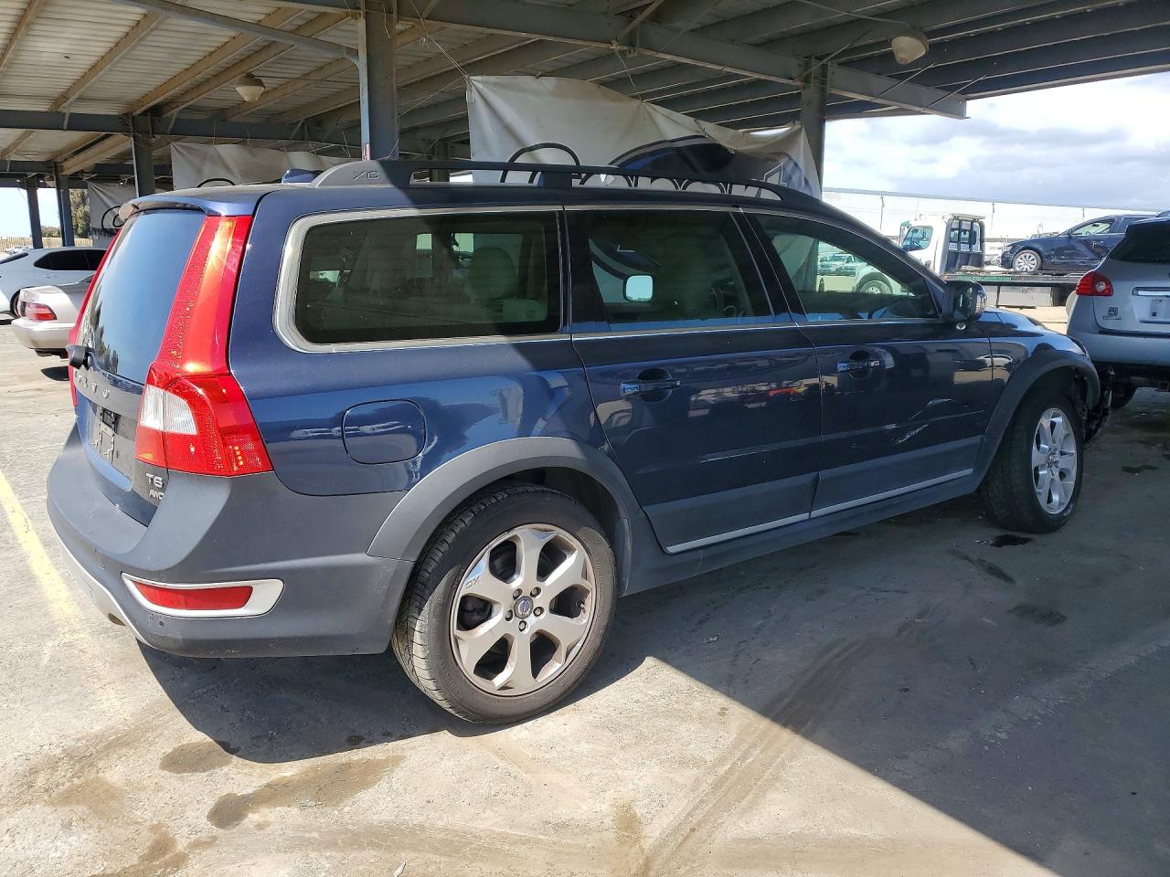 2011 VOLVO XC70 T6 photo 5
