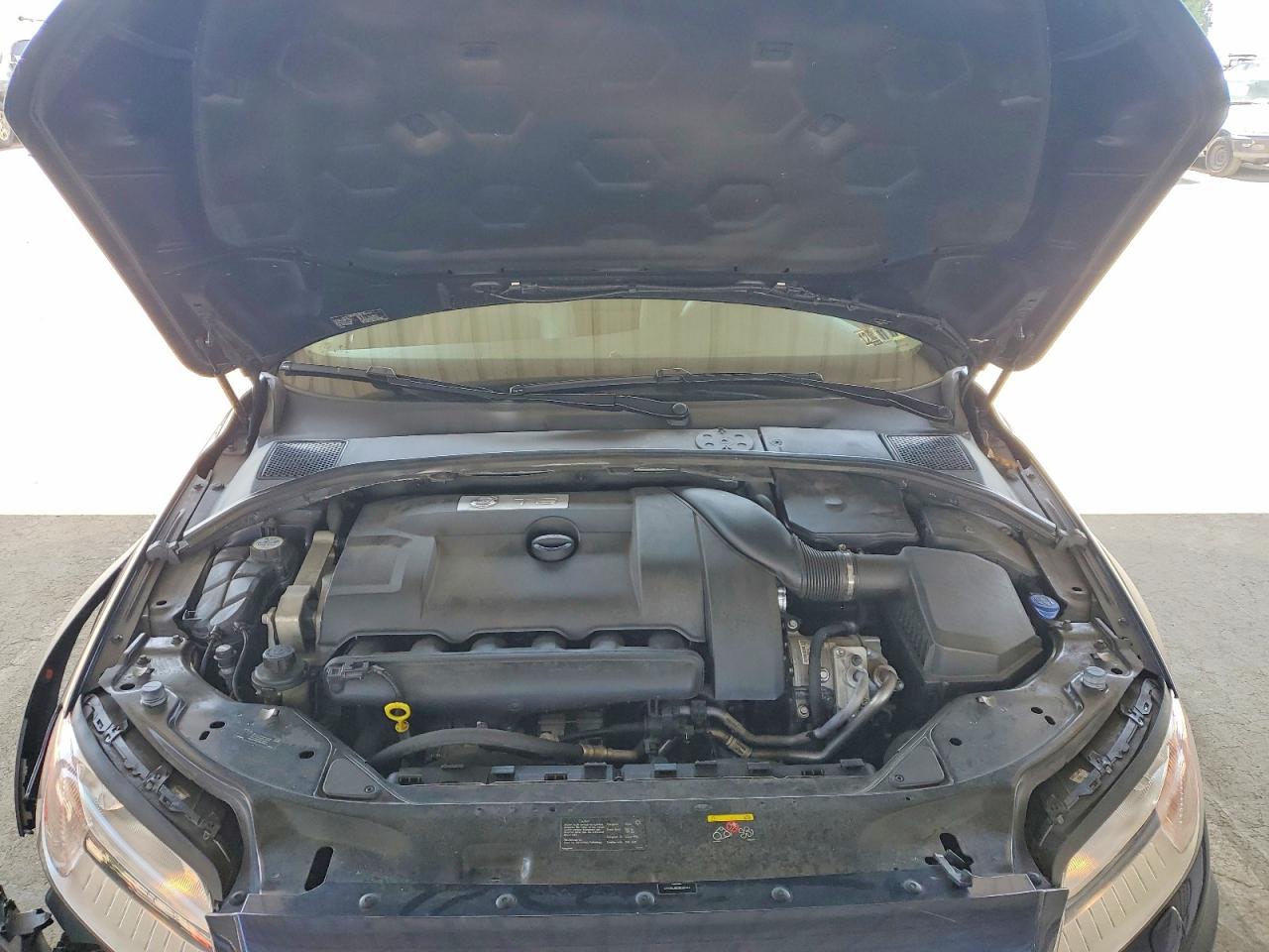 2011 VOLVO XC70 T6 photo 21