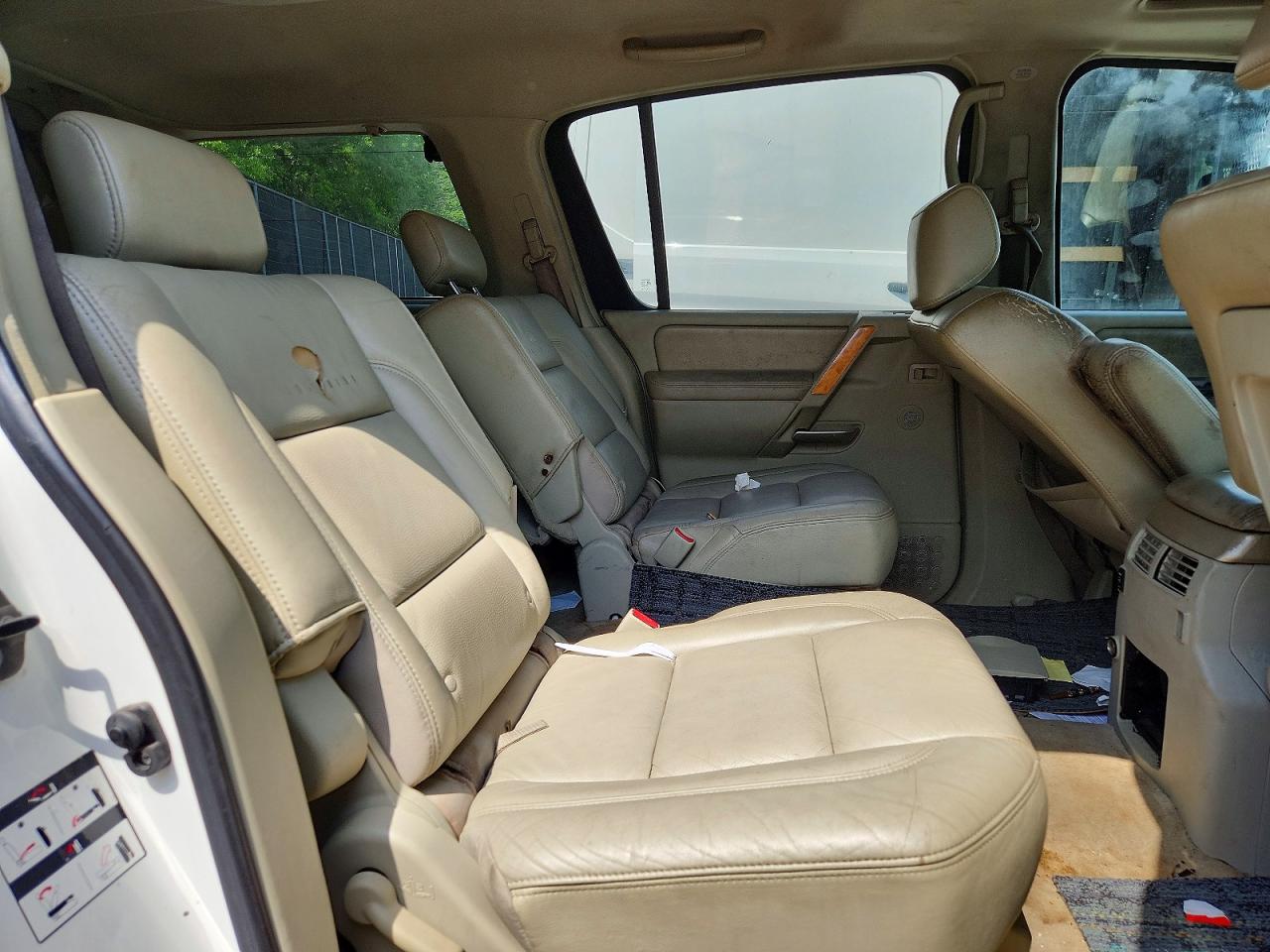 2005 INFINITI QX56 BASE photo 11