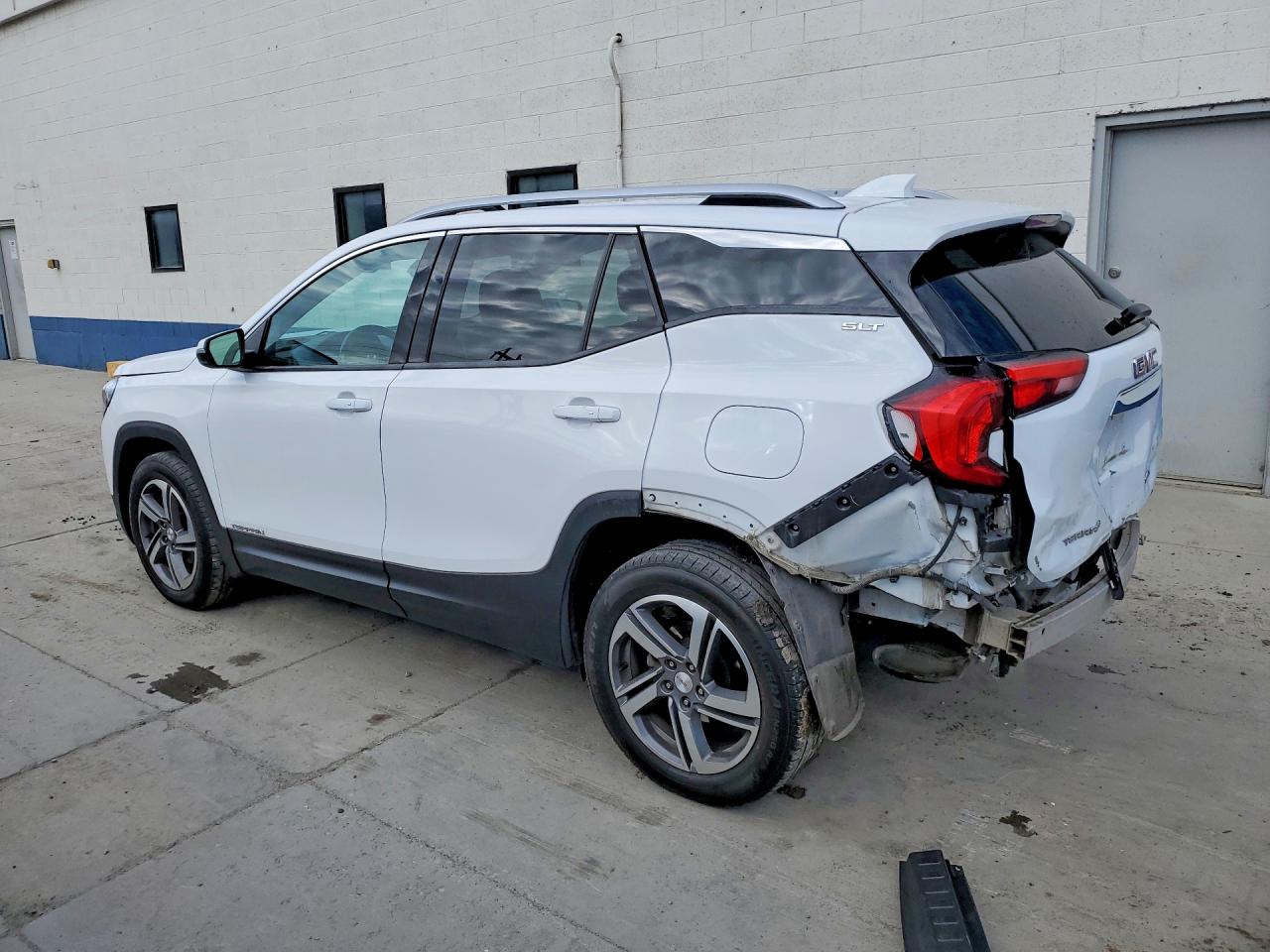 2020 GMC TERRAIN SLT photo 3