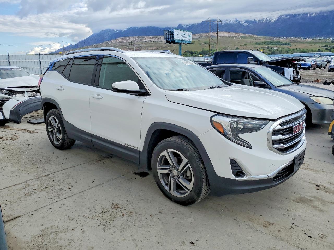 2020 GMC TERRAIN SLT photo 7