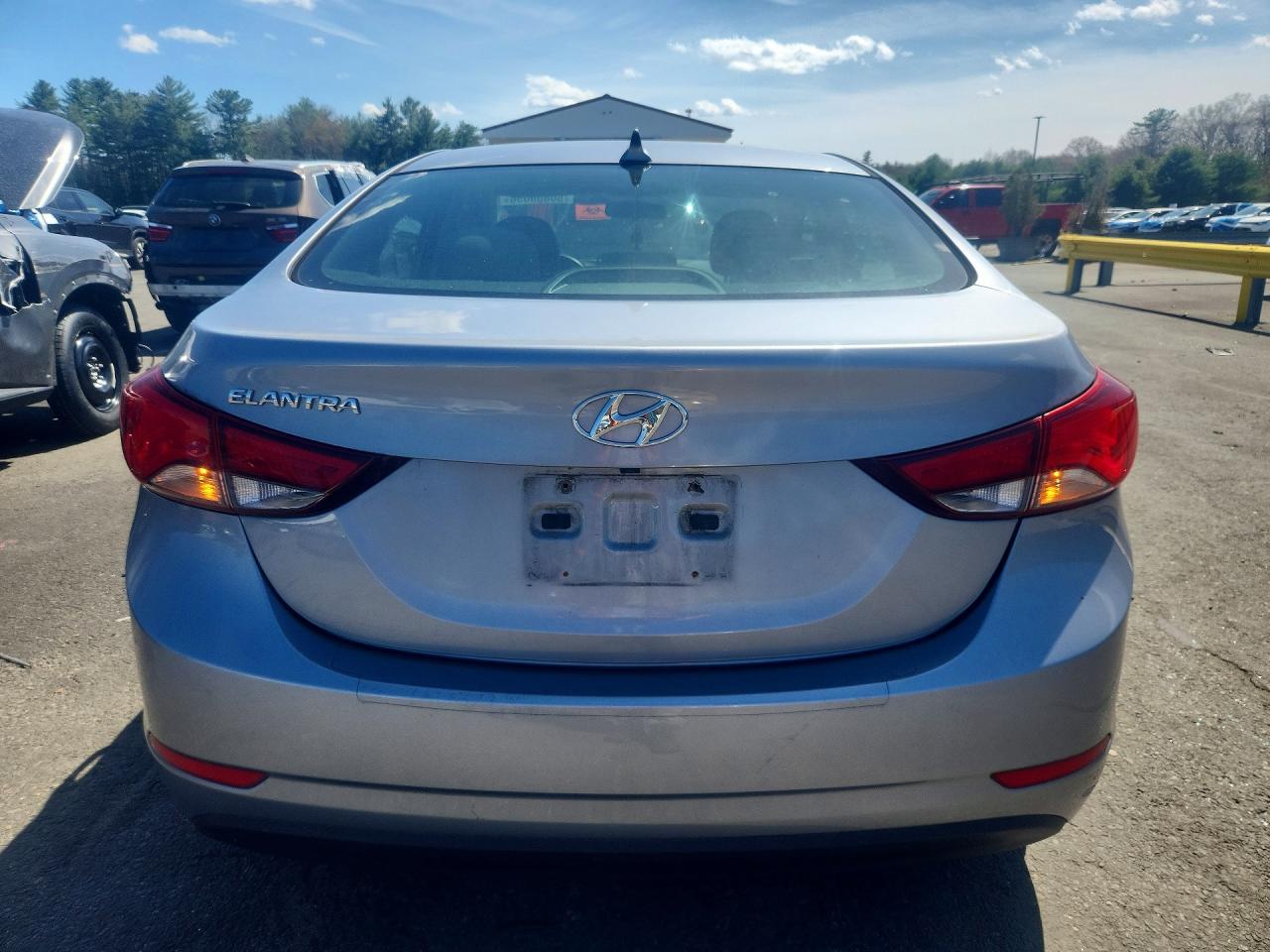 2015 HYUNDAI ELANTRA SE photo 11