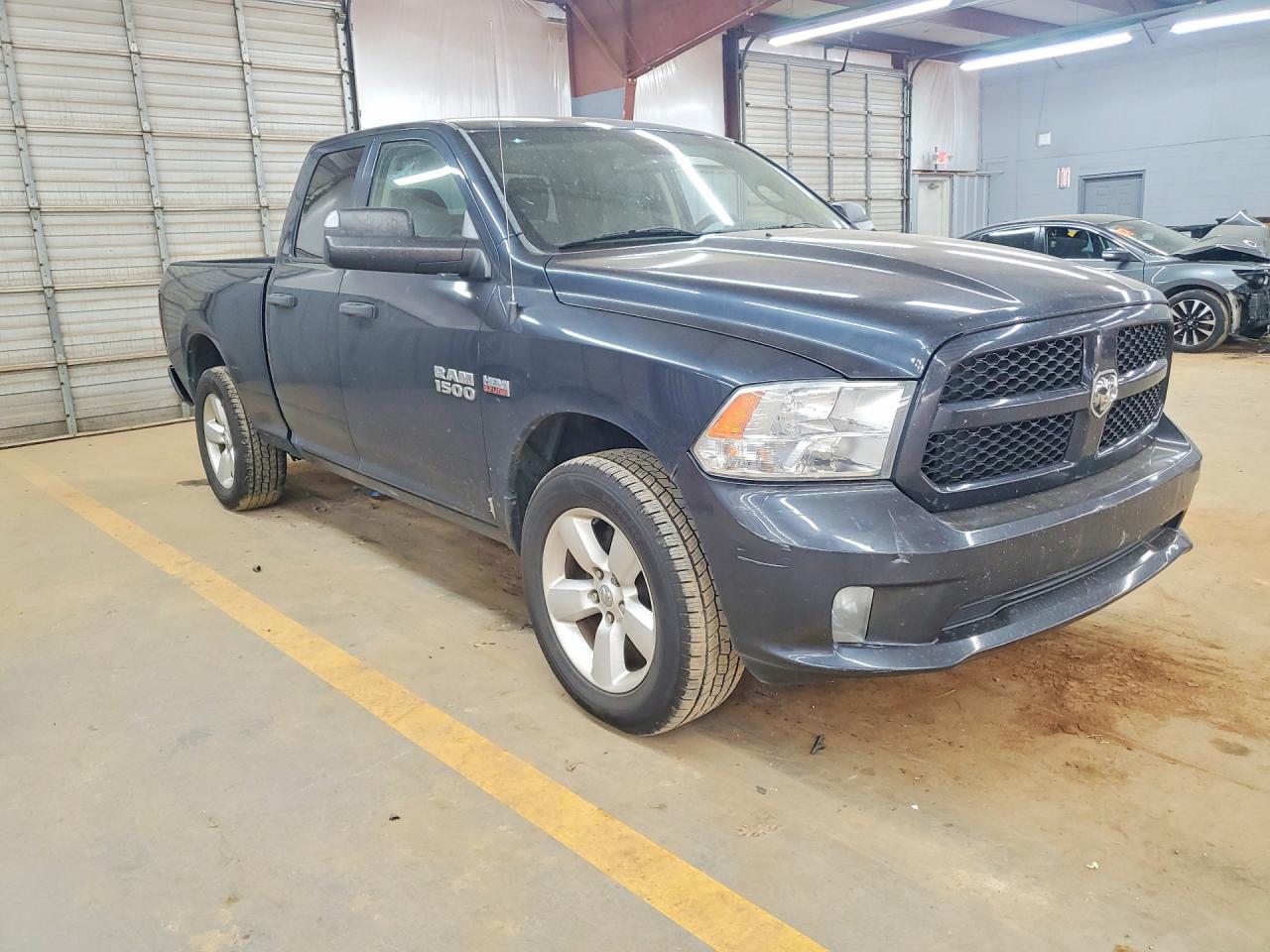 2014 RAM 1500 ST photo 4