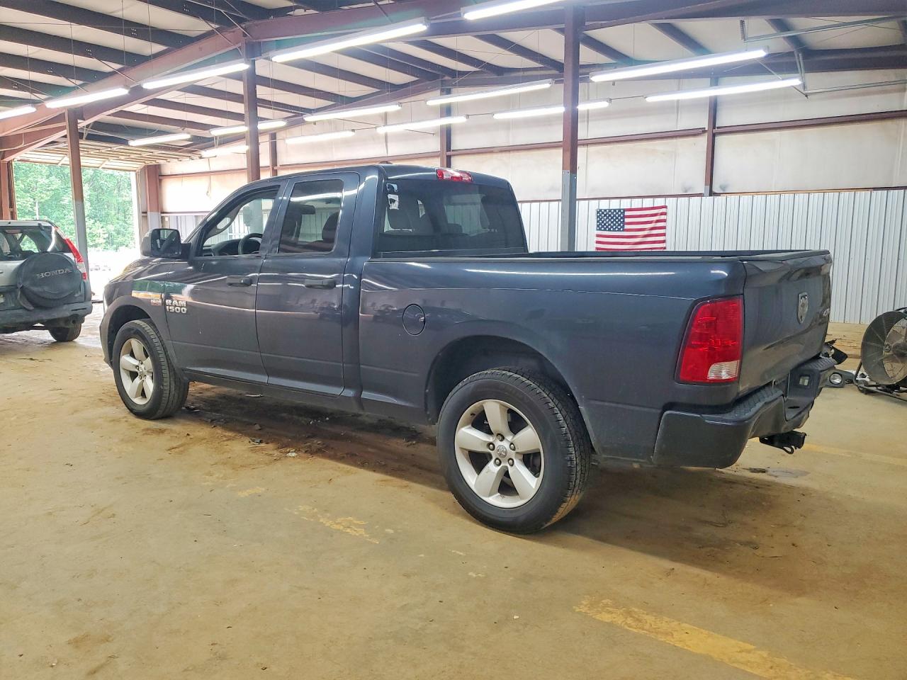 2014 RAM 1500 ST photo 2