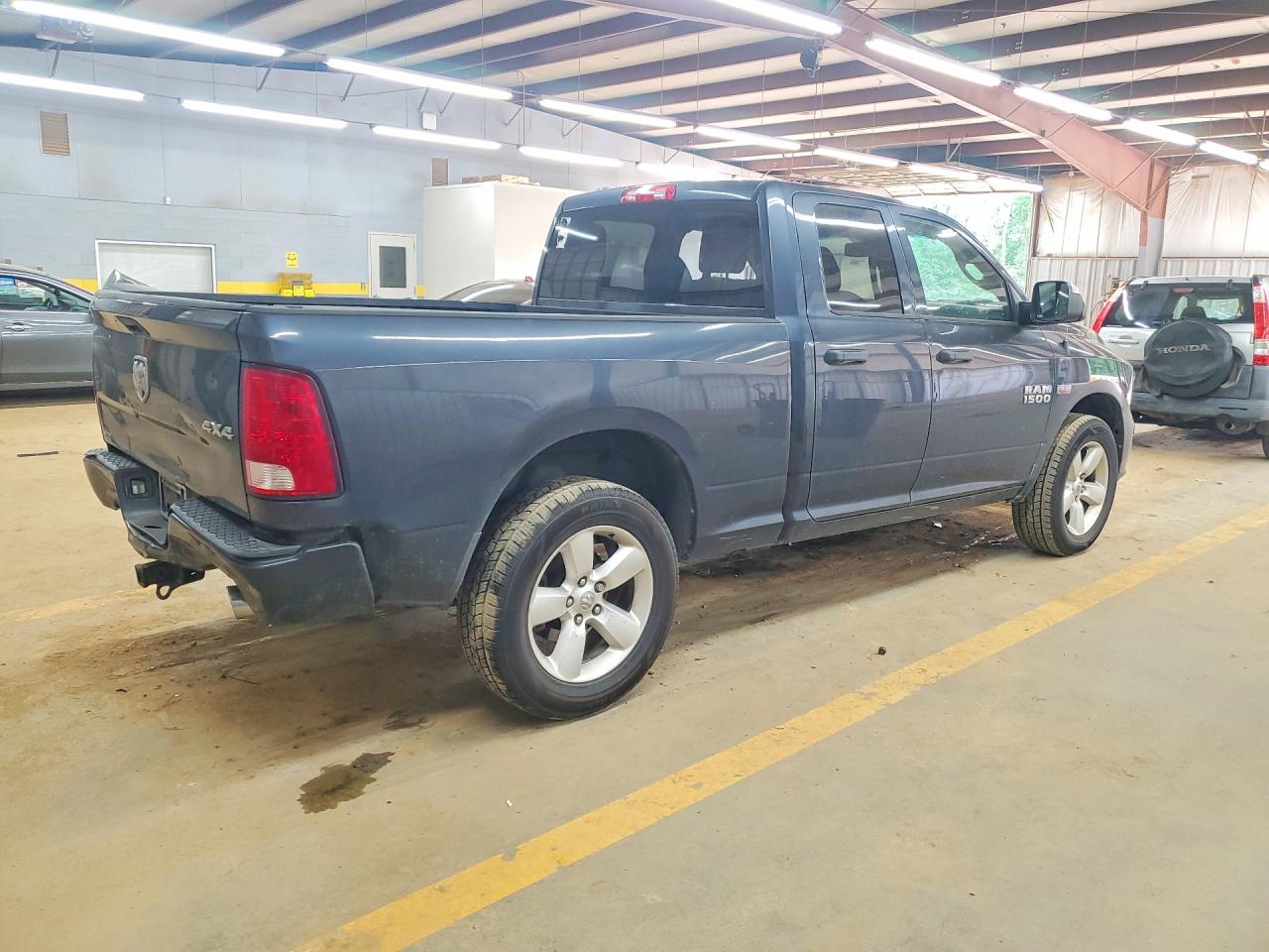 2014 RAM 1500 ST photo 3
