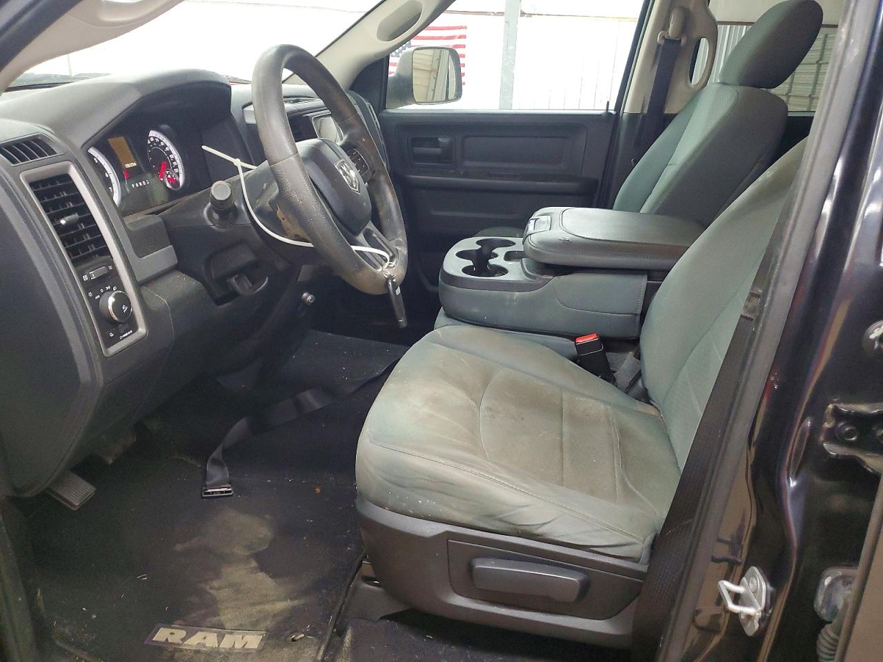 2014 RAM 1500 ST photo 7