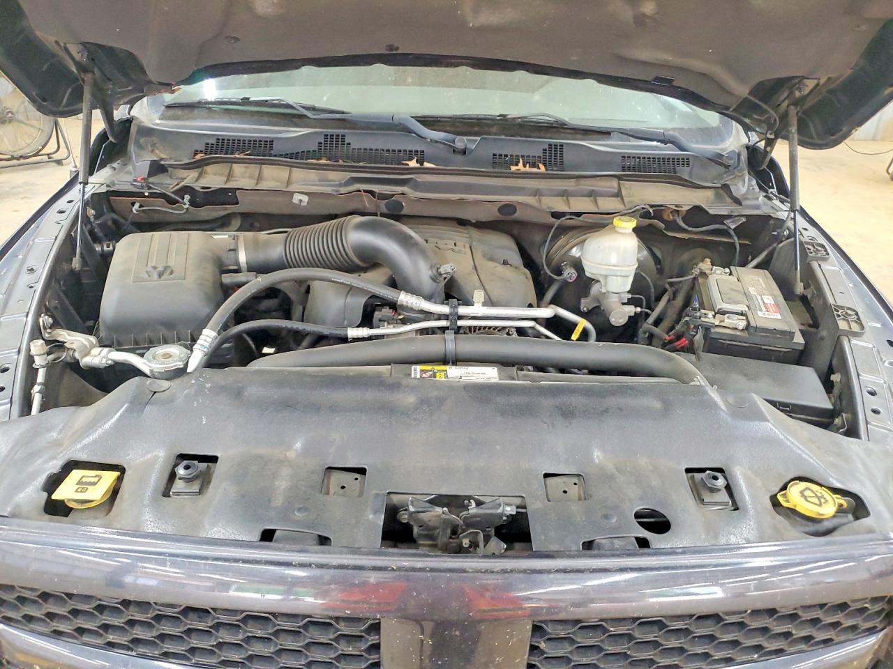 2014 RAM 1500 ST photo 11