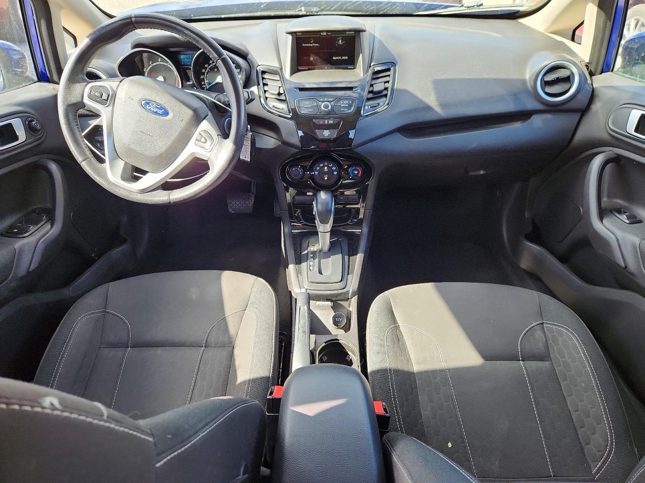 2015 FORD FIESTA SE photo 22