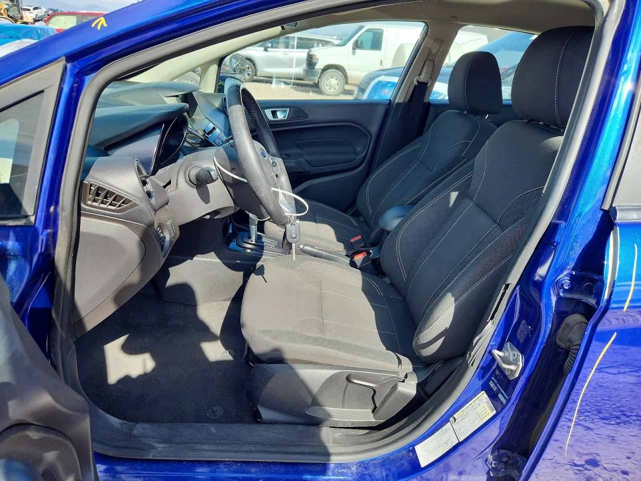 2015 FORD FIESTA SE photo 19