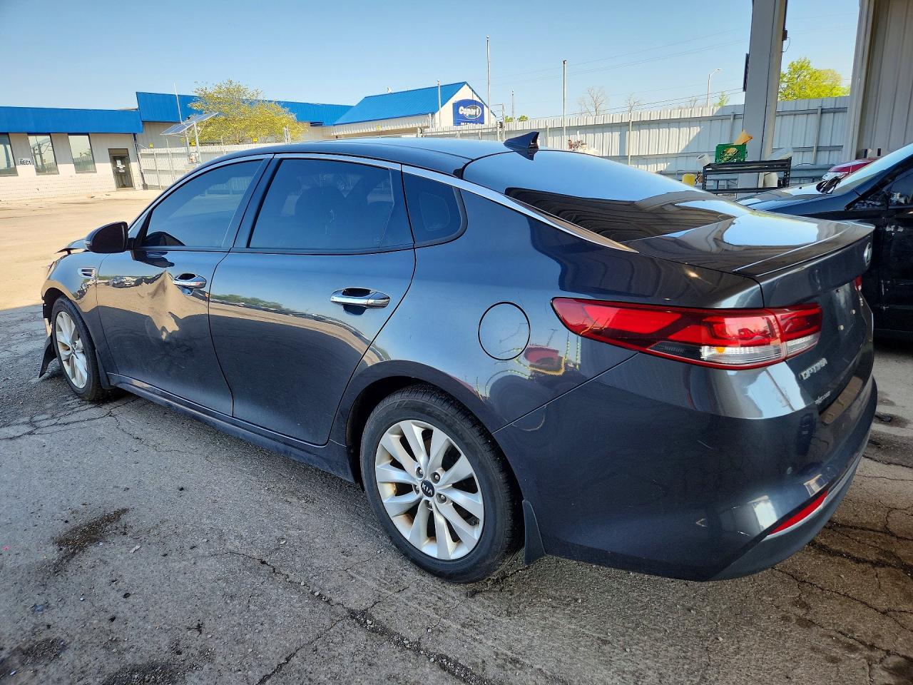 2018 KIA OPTIMA S photo 3
