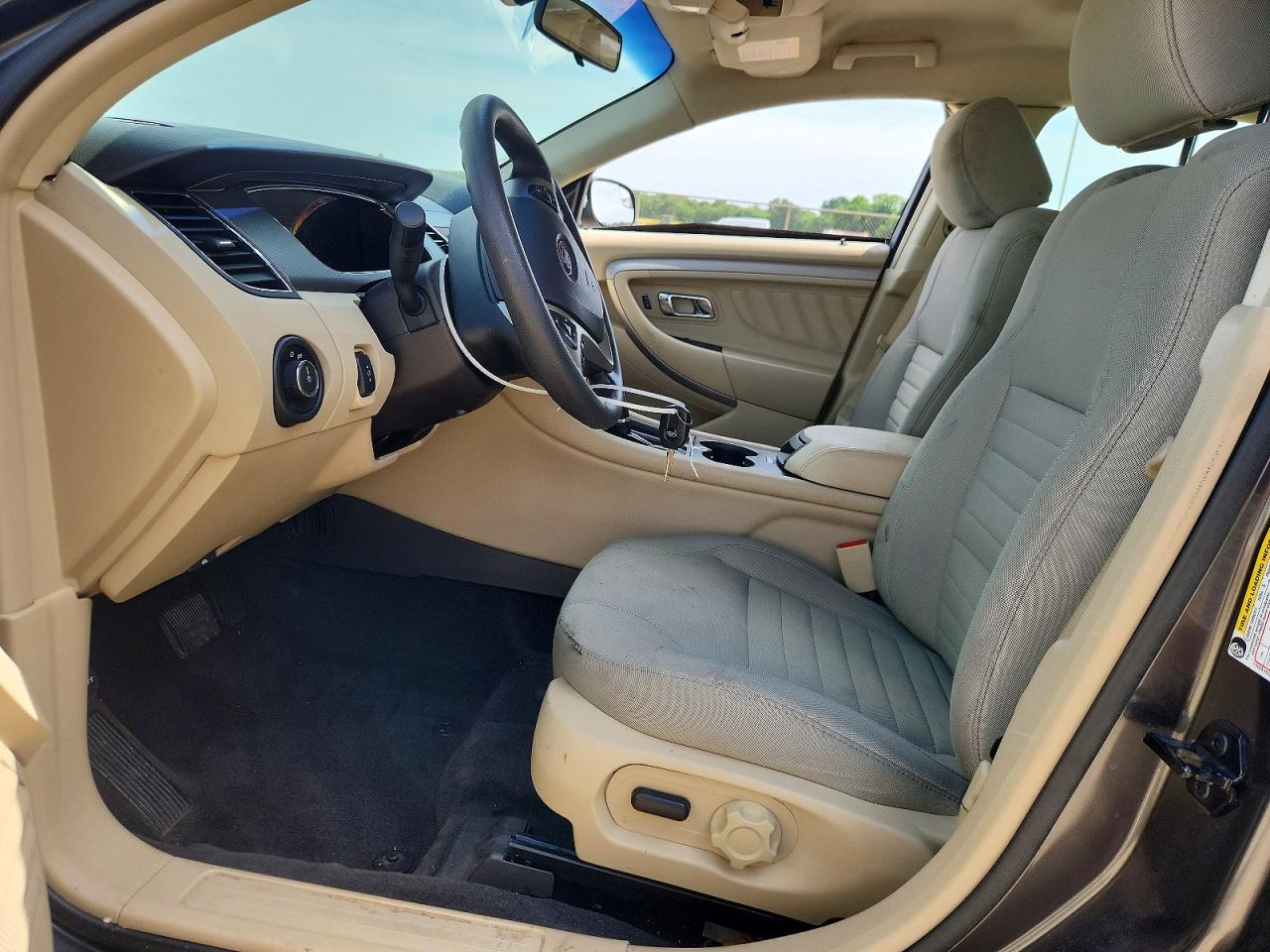 2018 FORD TAURUS SE photo 7