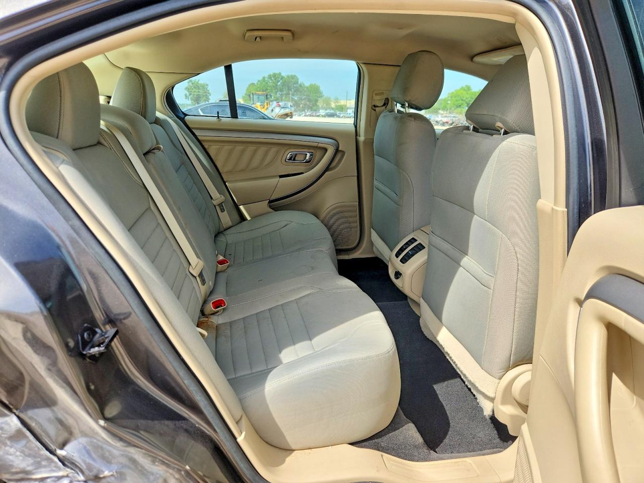 2018 FORD TAURUS SE photo 10
