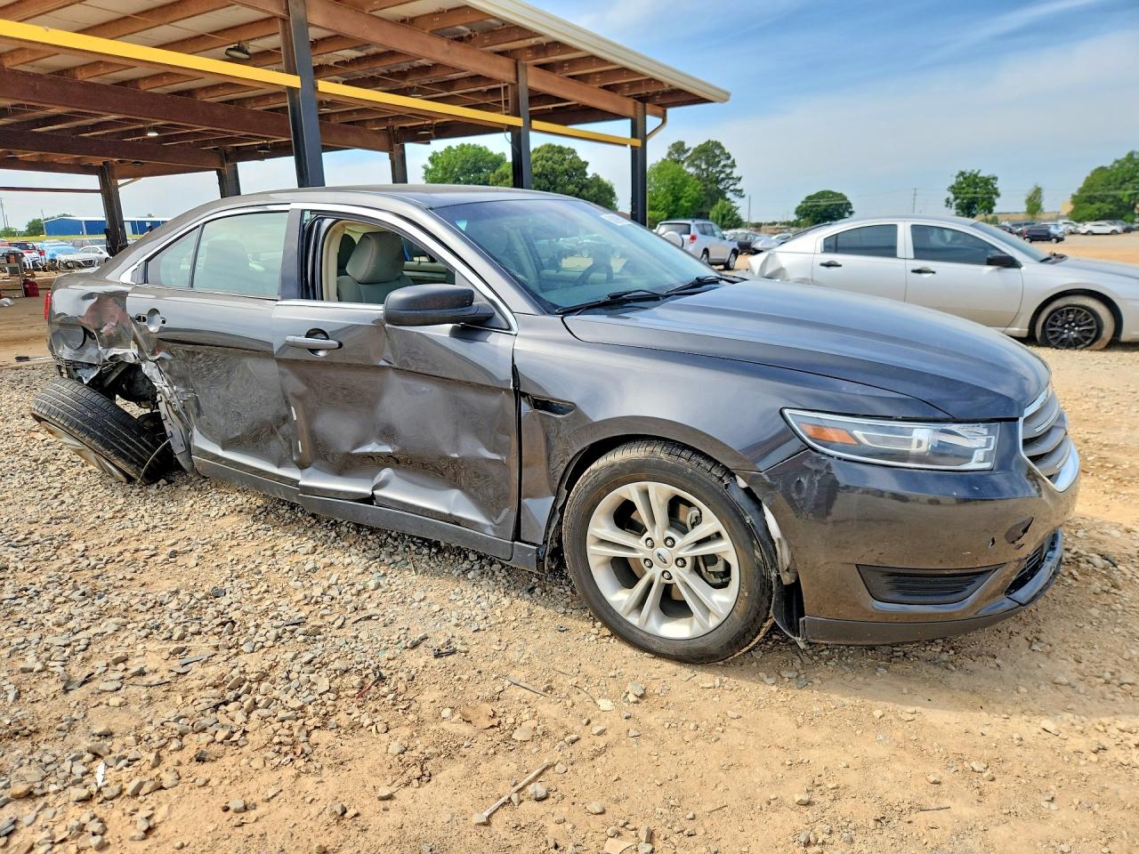 2018 FORD TAURUS SE photo 4