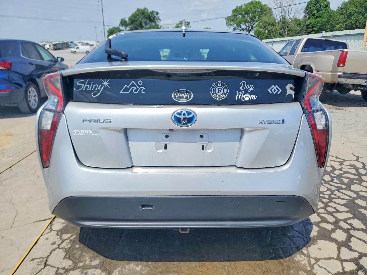 2016 TOYOTA PRIUS THREE photo 16