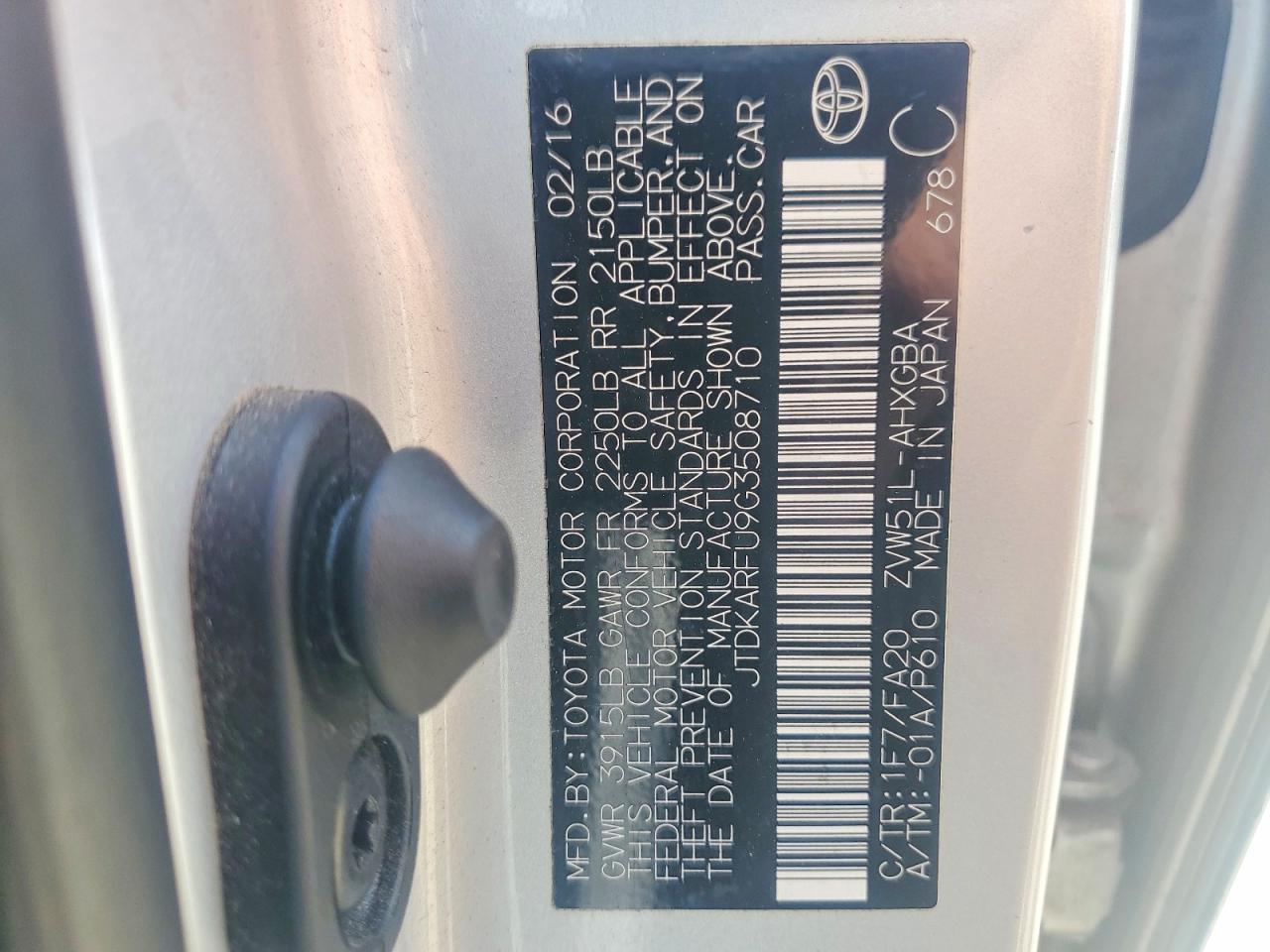 2016 TOYOTA PRIUS THREE photo 37