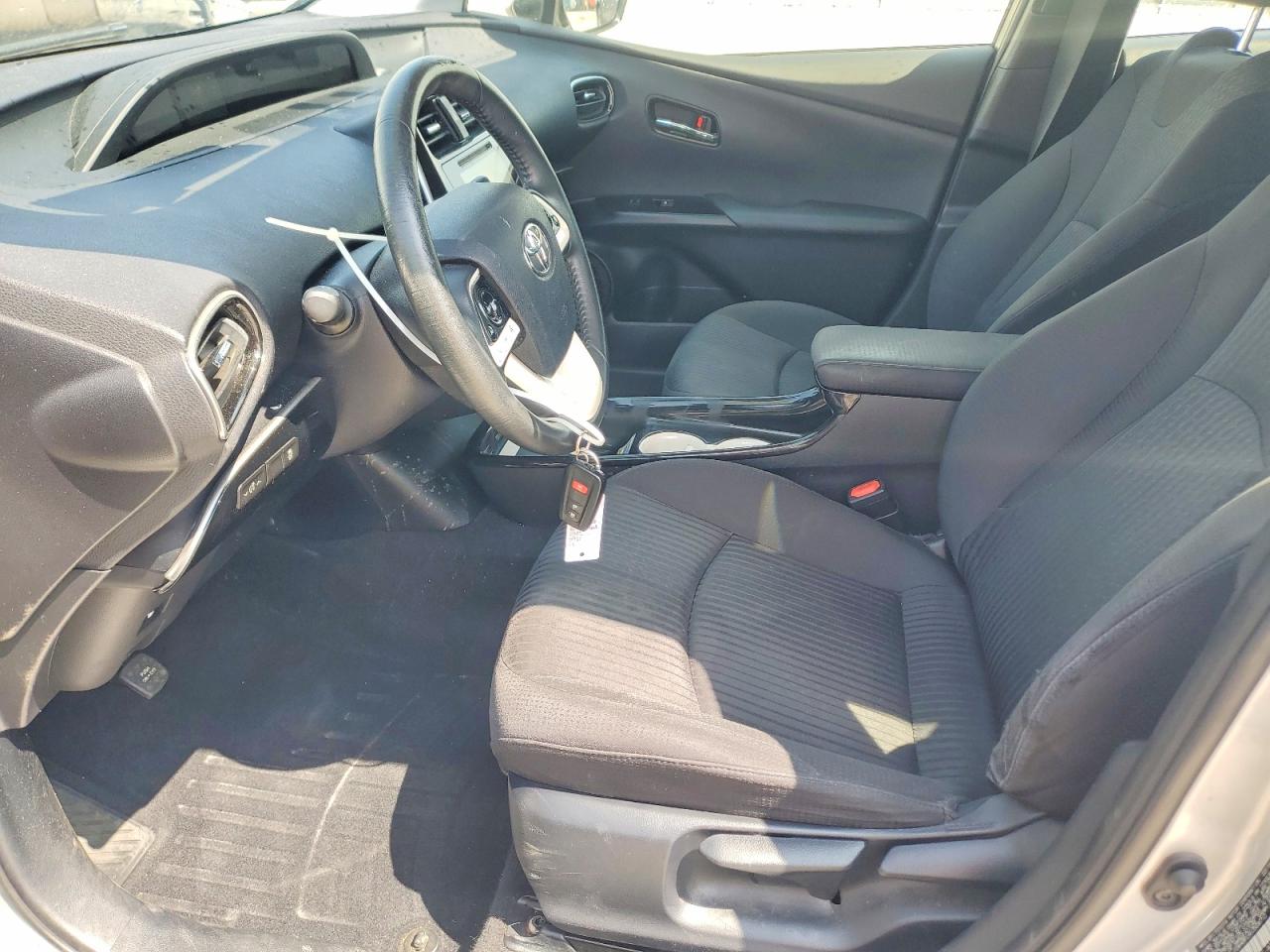 2016 TOYOTA PRIUS THREE photo 19