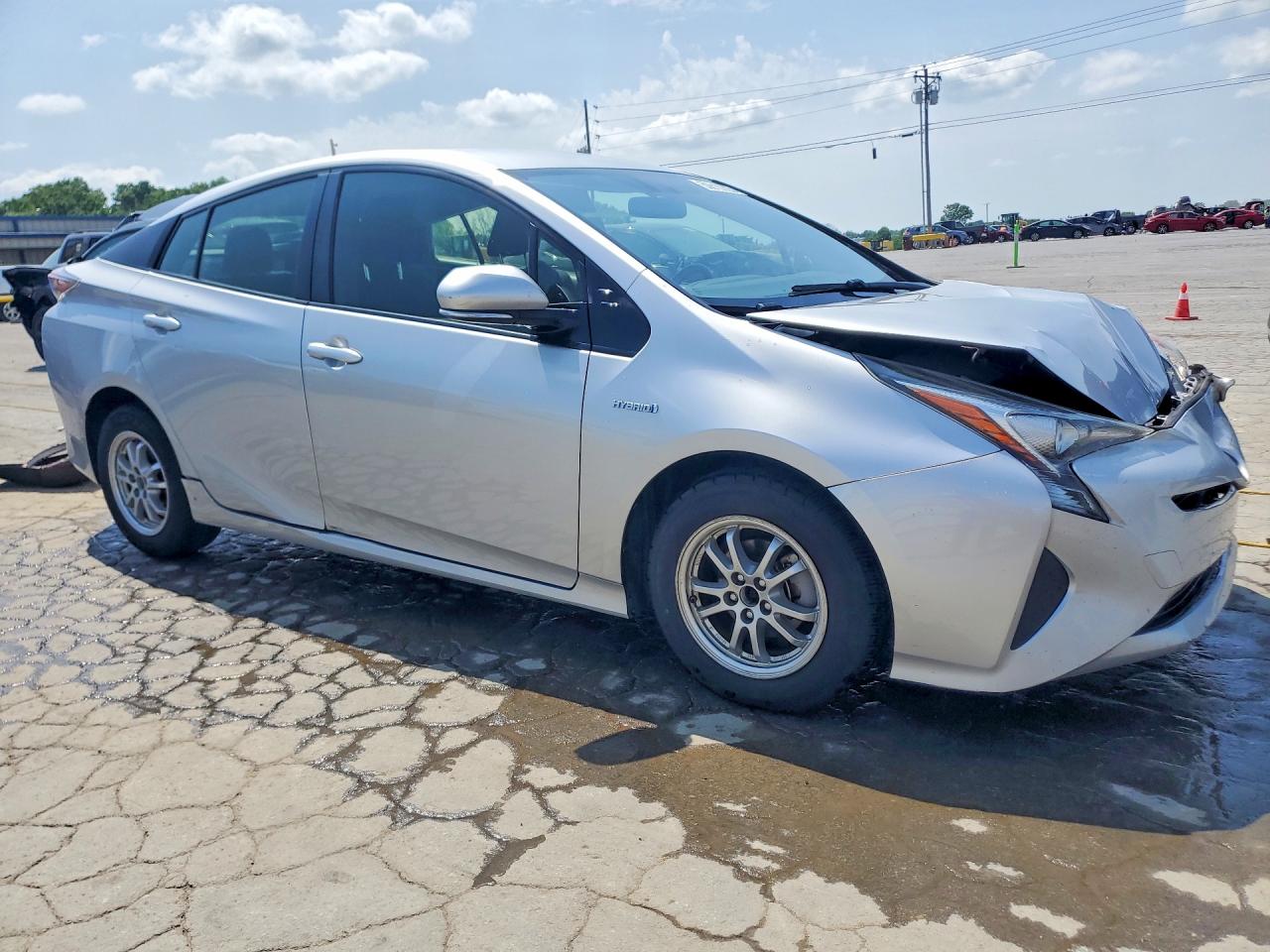 2016 TOYOTA PRIUS THREE photo 10