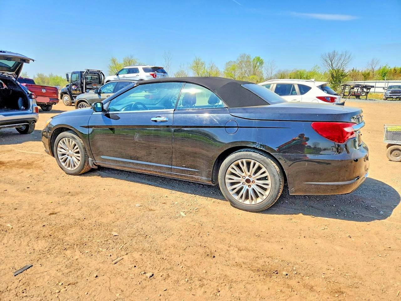 2013 CHRYSLER 200 LIMITED photo 2