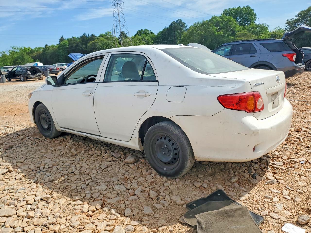 2010 TOYOTA COROLLA LE photo 3