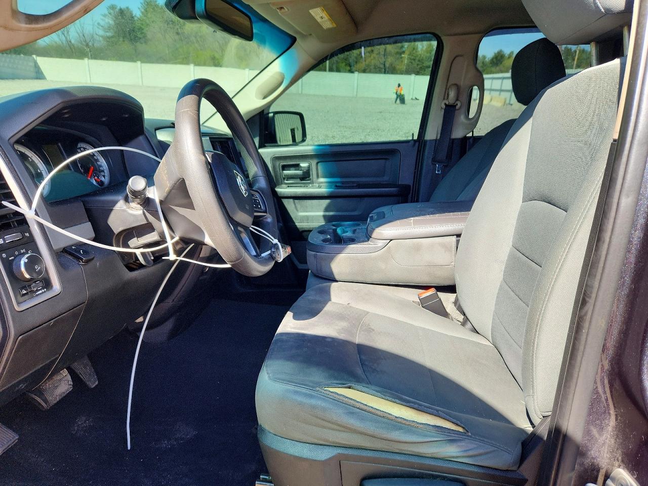 2015 RAM 1500 ST photo 7