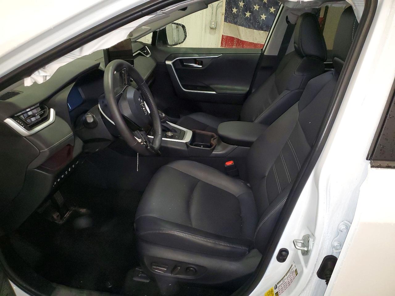 2024 TOYOTA RAV4 LIMITED photo 19