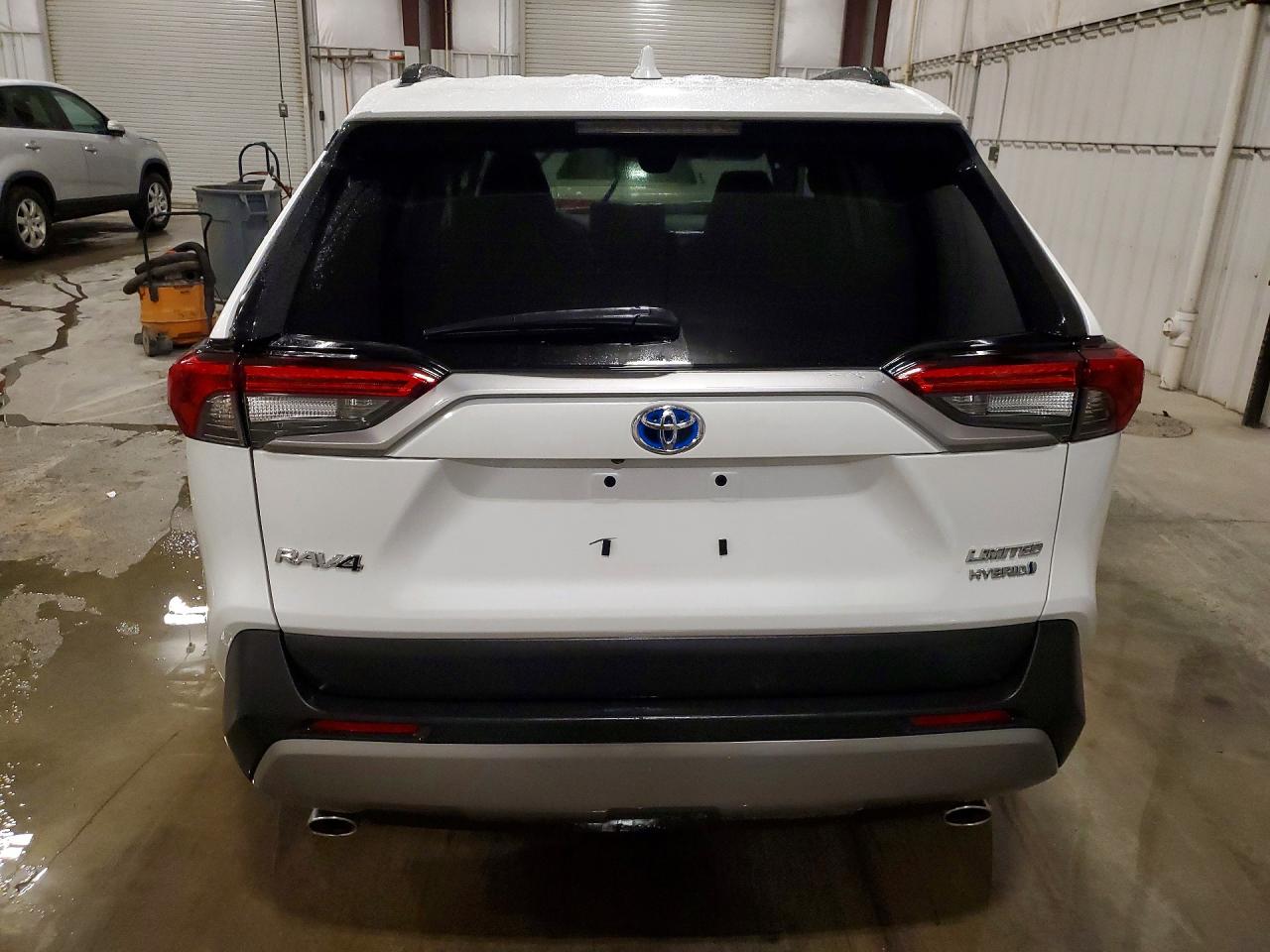 2024 TOYOTA RAV4 LIMITED photo 16