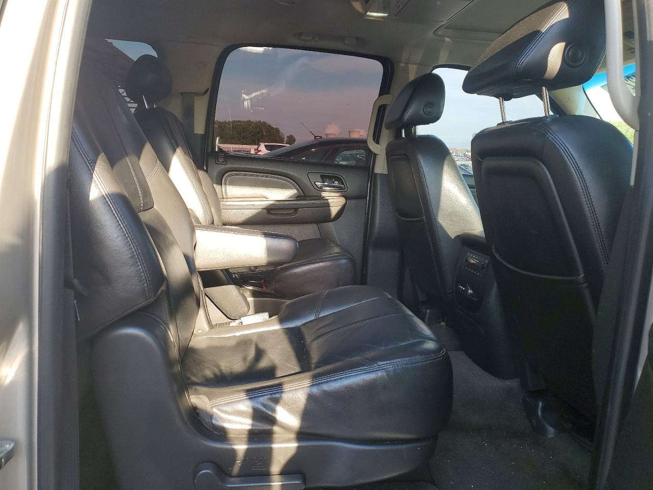 2008 GMC YUKON XL DENALI photo 21