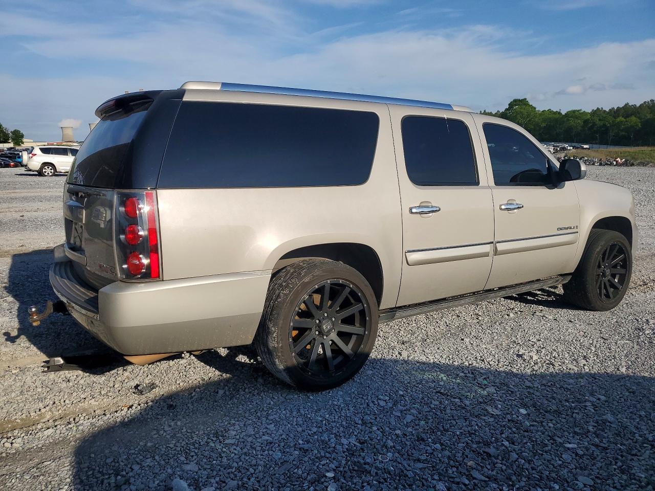 2008 GMC YUKON XL DENALI photo 5