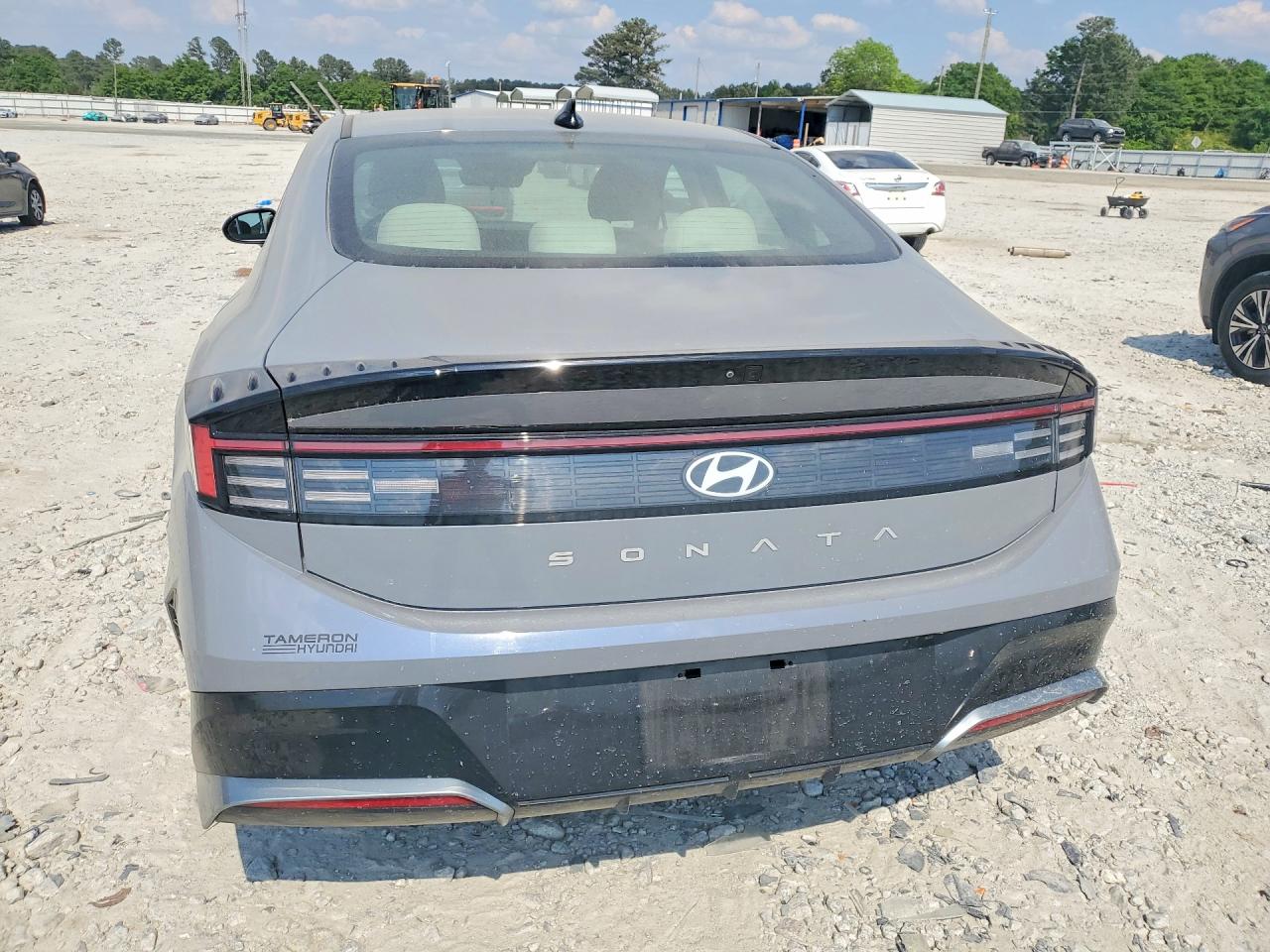 2024 HYUNDAI SONATA SEL photo 16
