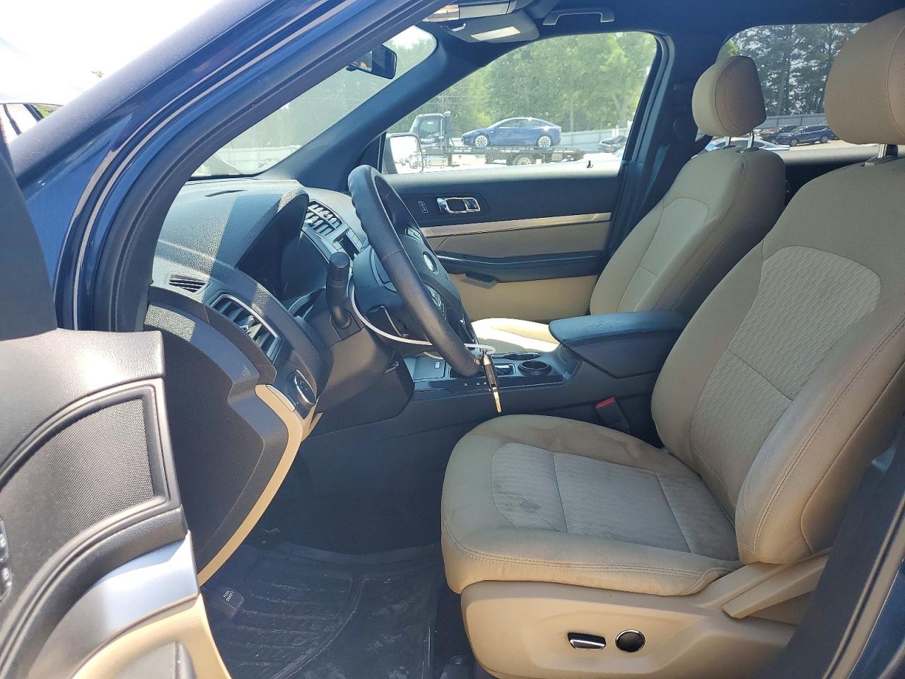 2017 FORD EXPLORER photo 19
